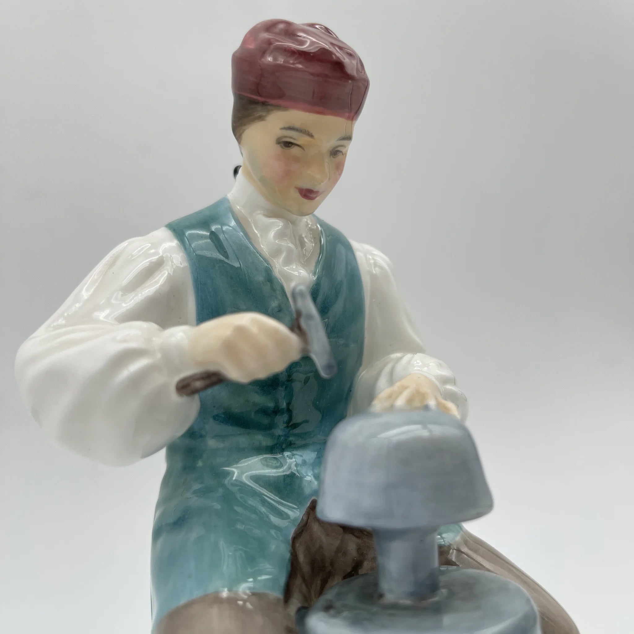 【复古】陶俑/ Royal Doulton / The Silversmith of Williamsburg /推测1960-1980年代 / Bone China /英国/手绘