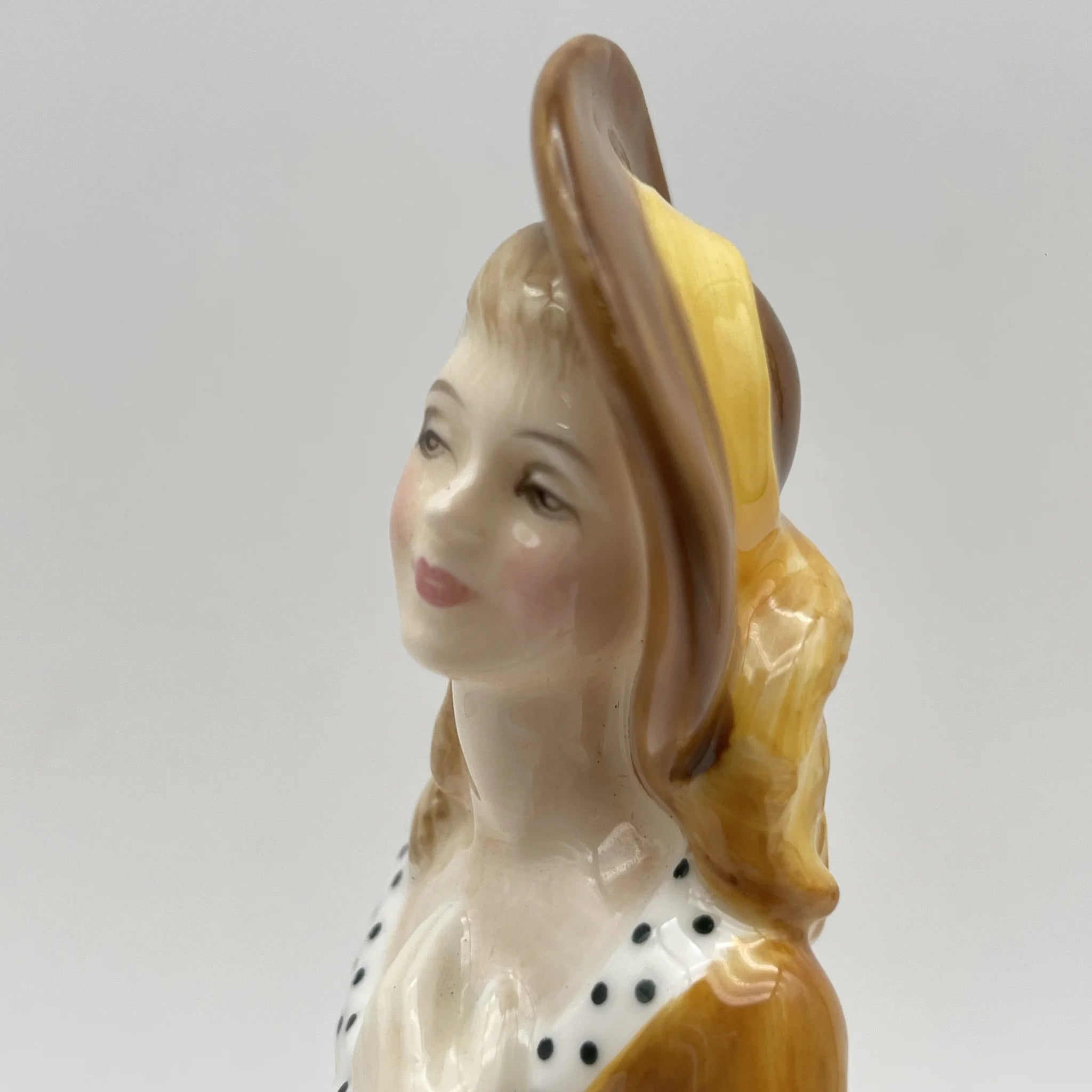 【复古】公仔(陶瓷器人偶)/ Royal Doulton(皇家道尔顿)/ Sandra(桑德拉)/推测1970-1990年代/ Bone China /英国 /手绘
