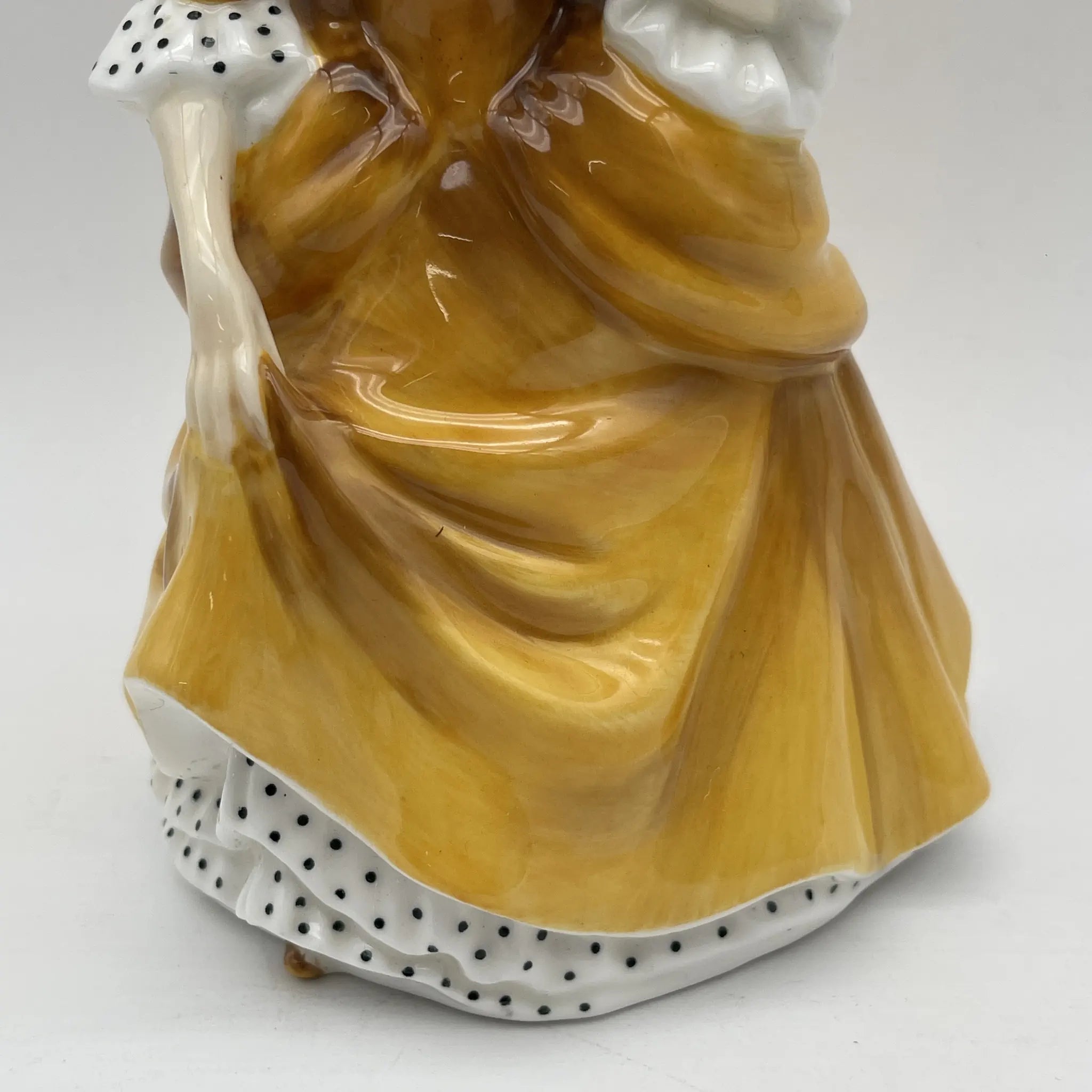 【复古】公仔(陶瓷器人偶)/ Royal Doulton(皇家道尔顿)/ Sandra(桑德拉)/推测1970-1990年代/ Bone China /英国 /手绘