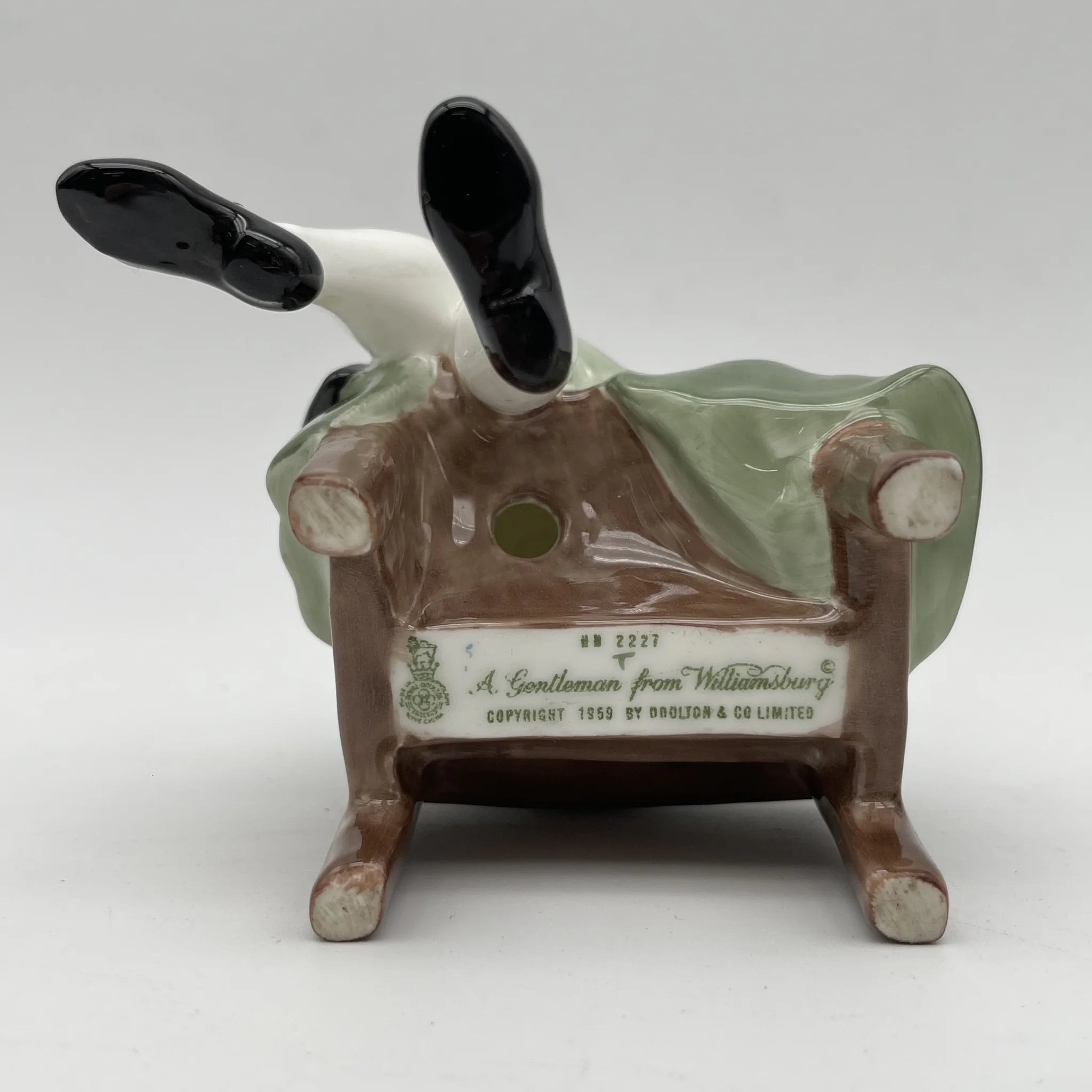 Royal Doulton(陶俑)/ A Gentleman from Williamsburg(威廉斯堡绅士) 推测1960-1980年代/ Bone China /英国/手绘