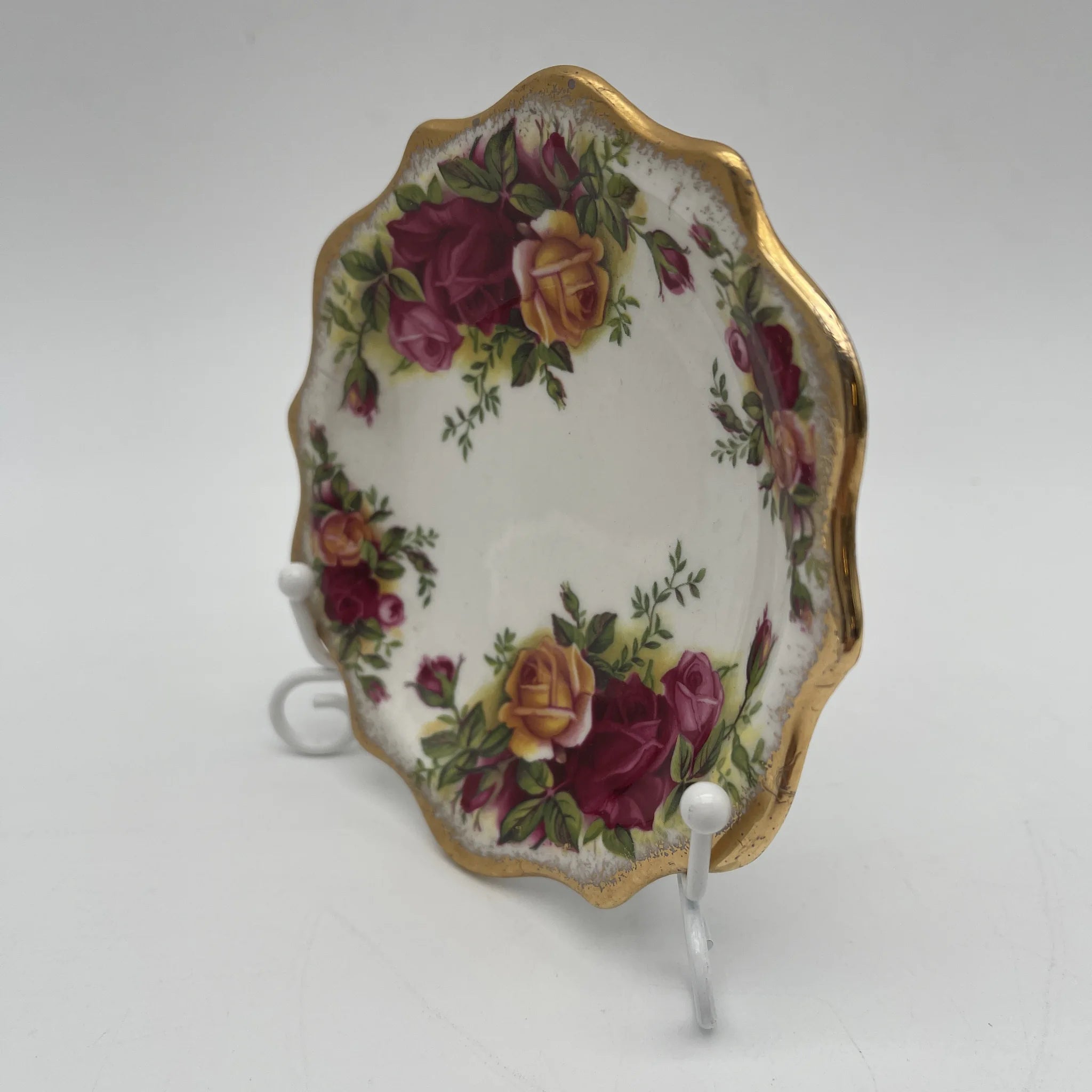 【复古】黄油盘/ Royal Albert / Old Country Roses / 1962-1973年/ Bone China /英国/ 彩色边缘,植物艺术,金彩