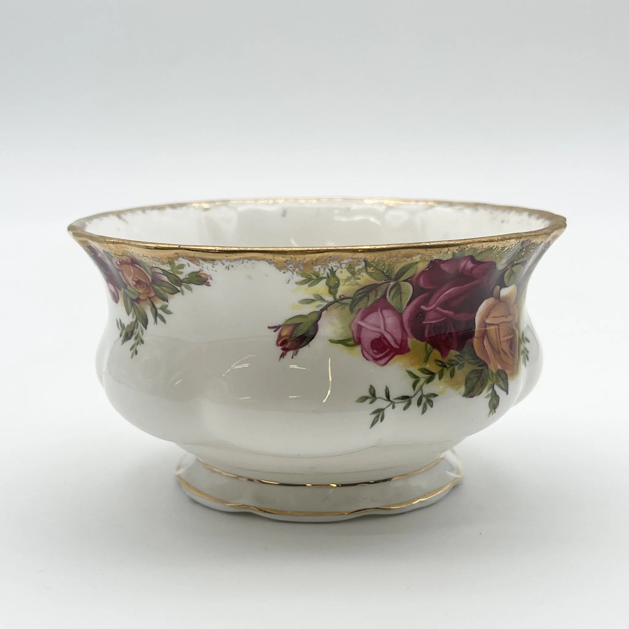 【复古】糖碗/ Royal Albert / Old Country Roses / 1962-1973年/ Bone China /英国/ 蒙特罗斯形状,植物艺术,金彩