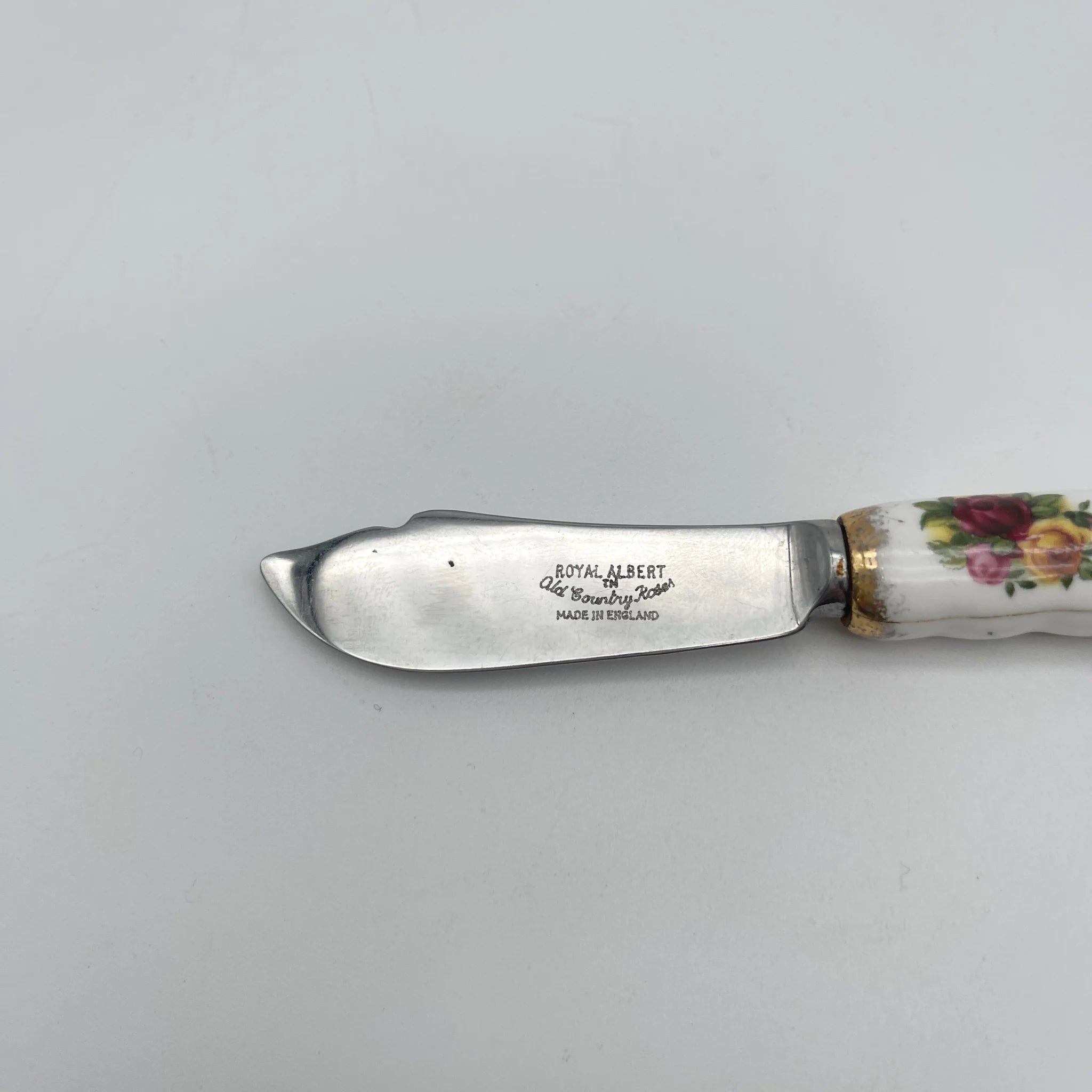 【复古】黄油刀/ Royal Albert / Old Country Roses / 1970-1980年代/ Bone China /英国/瓷制手柄, 植物艺术,金彩