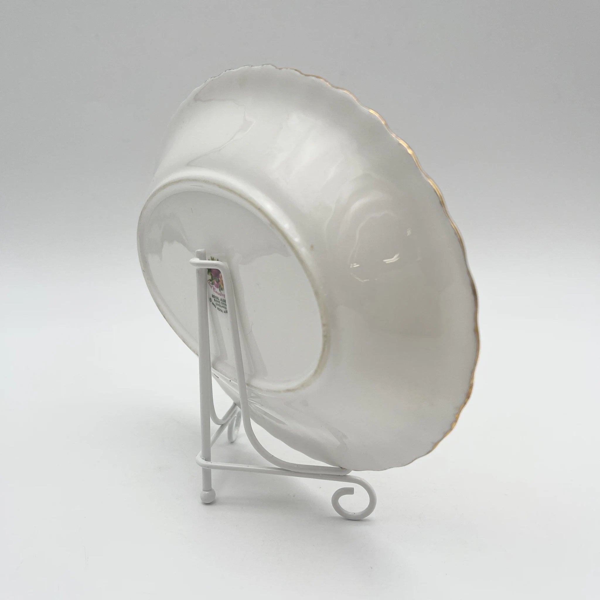 Royal Albert / Old Country Roses / 1973-1993 / Bone China /英国 /蒙特罗形状,植物艺术,金彩