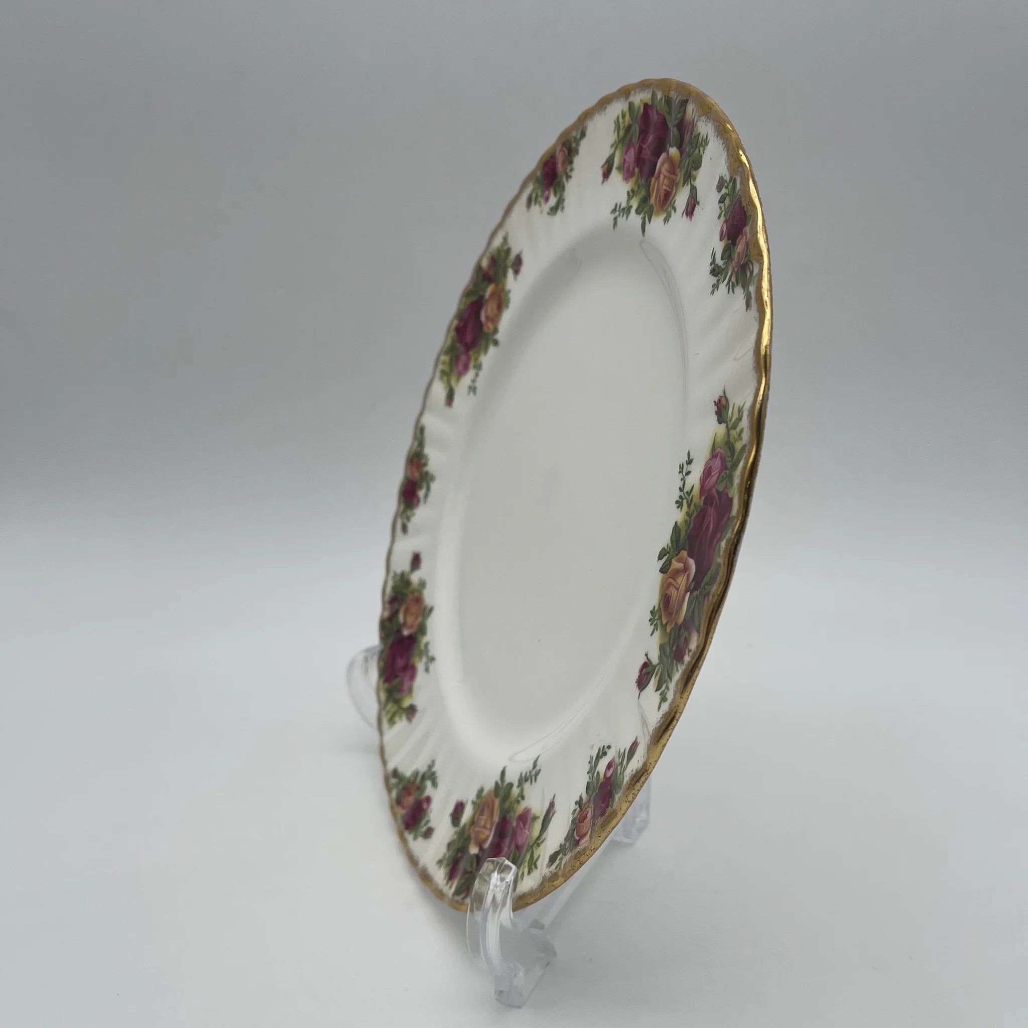 【复古】餐盘/ Royal Albert / Old Country Roses / 1962-2002年/ Bone China /英国/ 彩色边缘,植物艺术,金彩