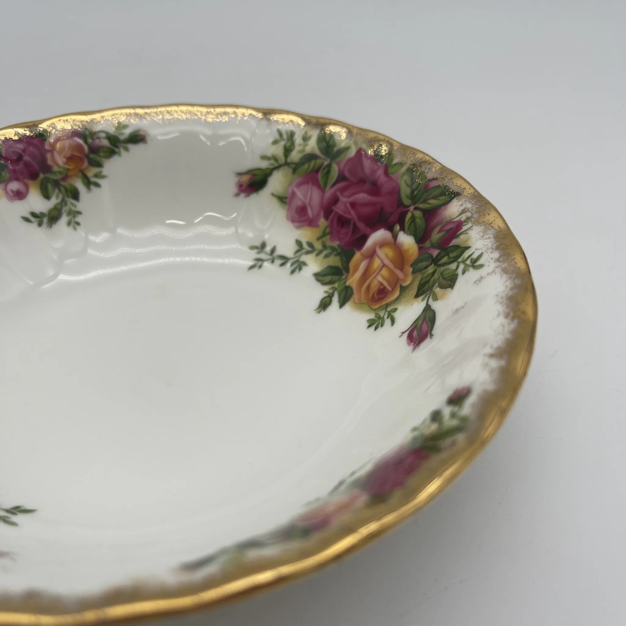 【复古】水果碗(小碗)/ Royal Albert / Old Country Roses / 1962-2002年/ Bone China /英国/ 彩色边缘,植物艺术,金彩