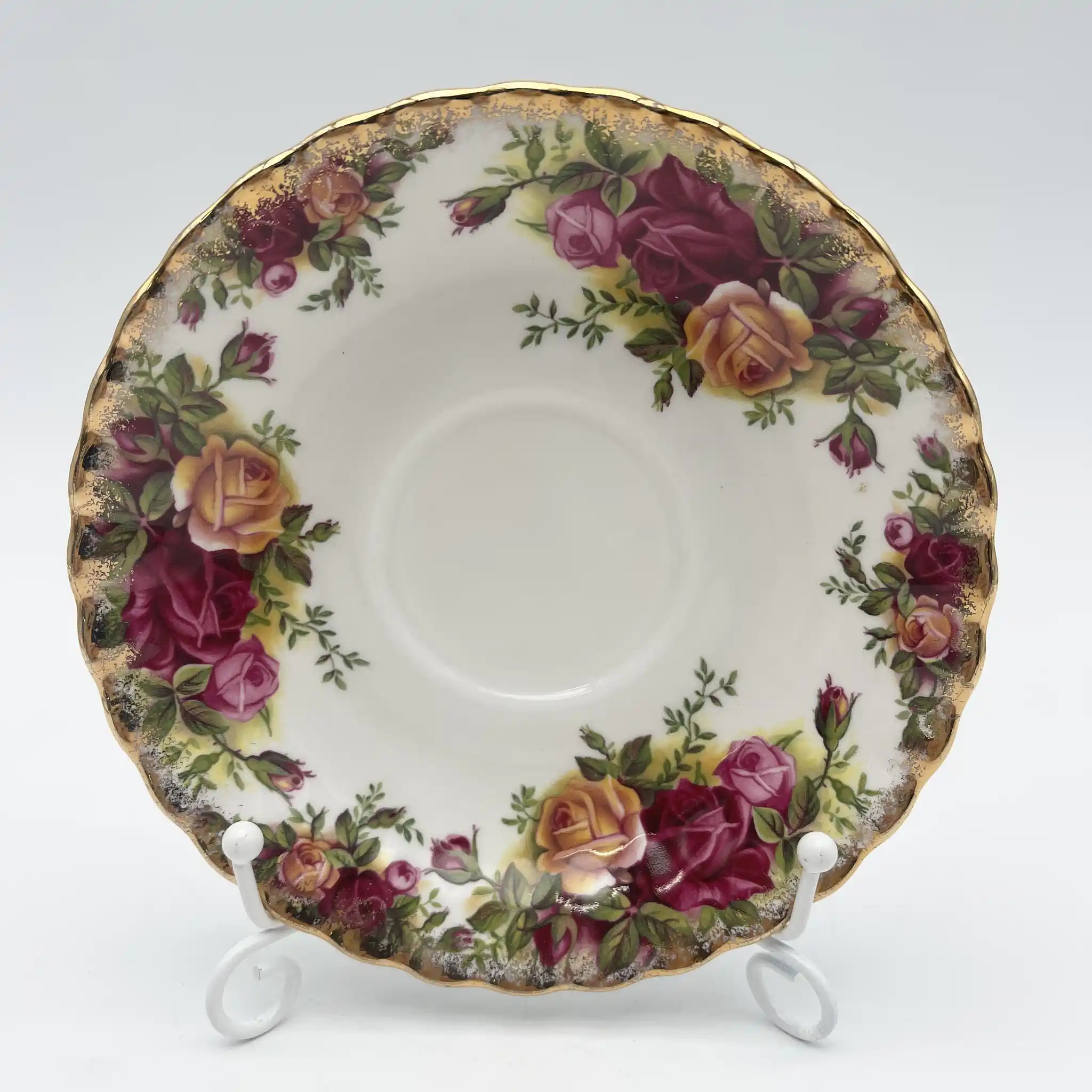 【复古】三重奏(杯子和碟子, 甜点盘)2p / Royal Albert / Old Country Roses / 1962-2002年/ Bone China /英国/ montros shapes, 植物艺术,金彩