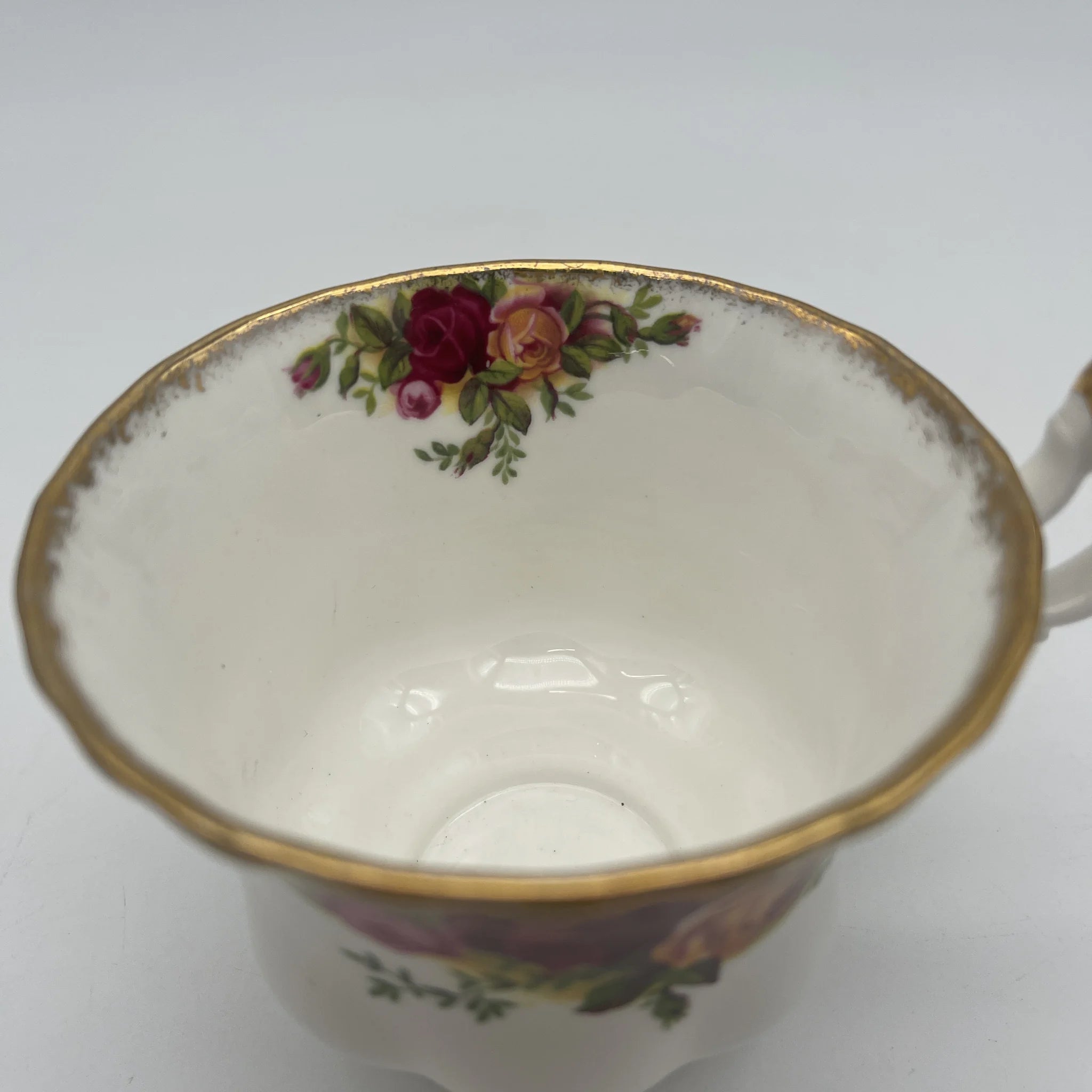 【复古】三重奏(杯子和碟子, 甜点盘)2p / Royal Albert / Old Country Roses / 1962-2002年/ Bone China /英国/ montros shapes, 植物艺术,金彩