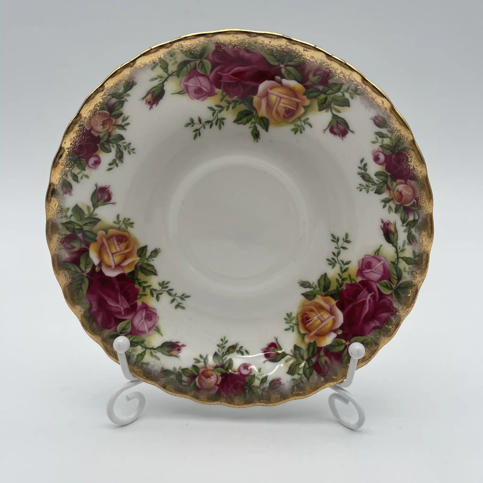【复古】三重奏(杯子和碟子, / Royal Albert / Old Country Roses / 1962-1993年/ Bone China /英国/ montros shapes, 植物艺术,金彩