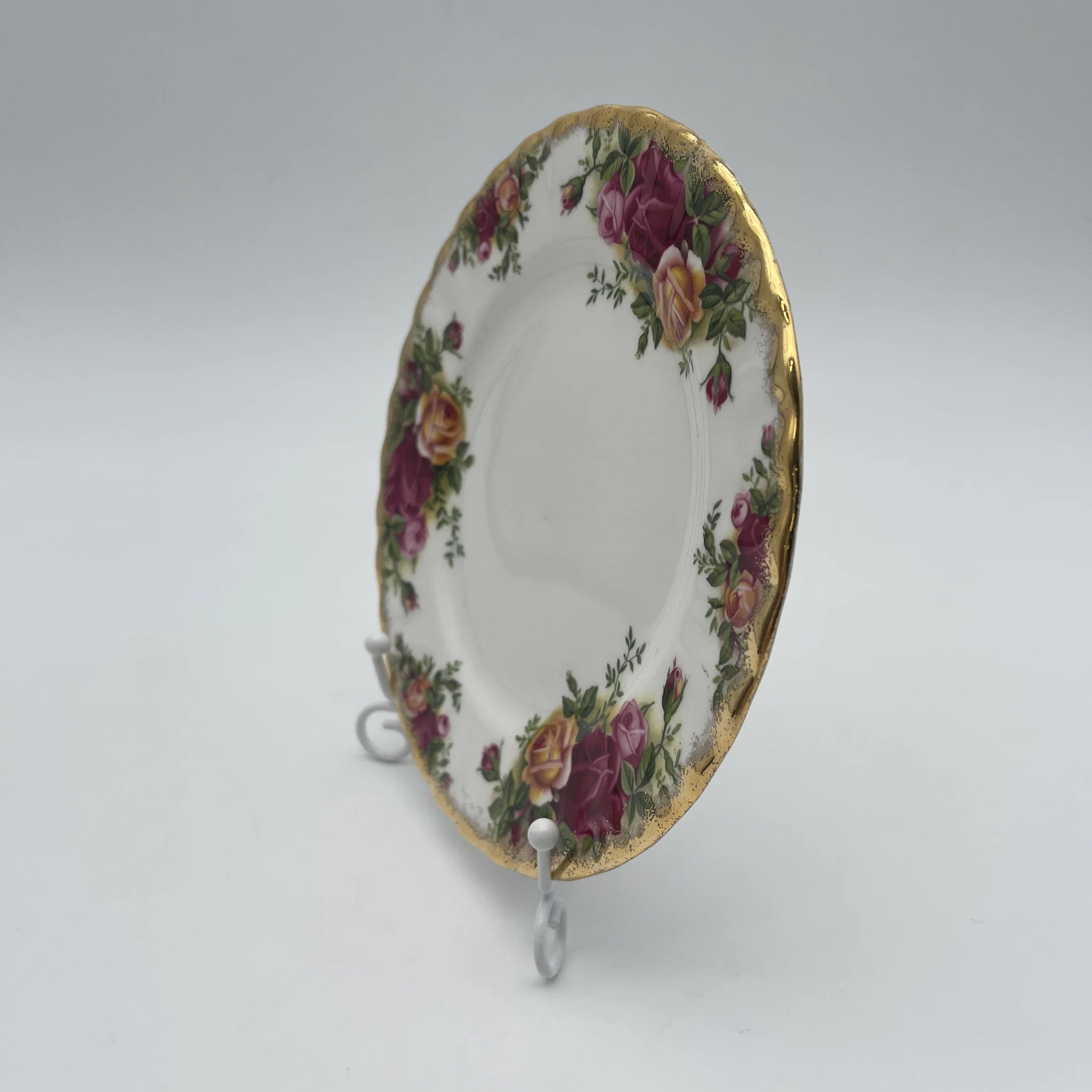 【复古】甜点盘/ Royal Albert / Old Country Roses / 1962-2002年/ Bone China /英国/ 彩色边缘,植物艺术,金彩