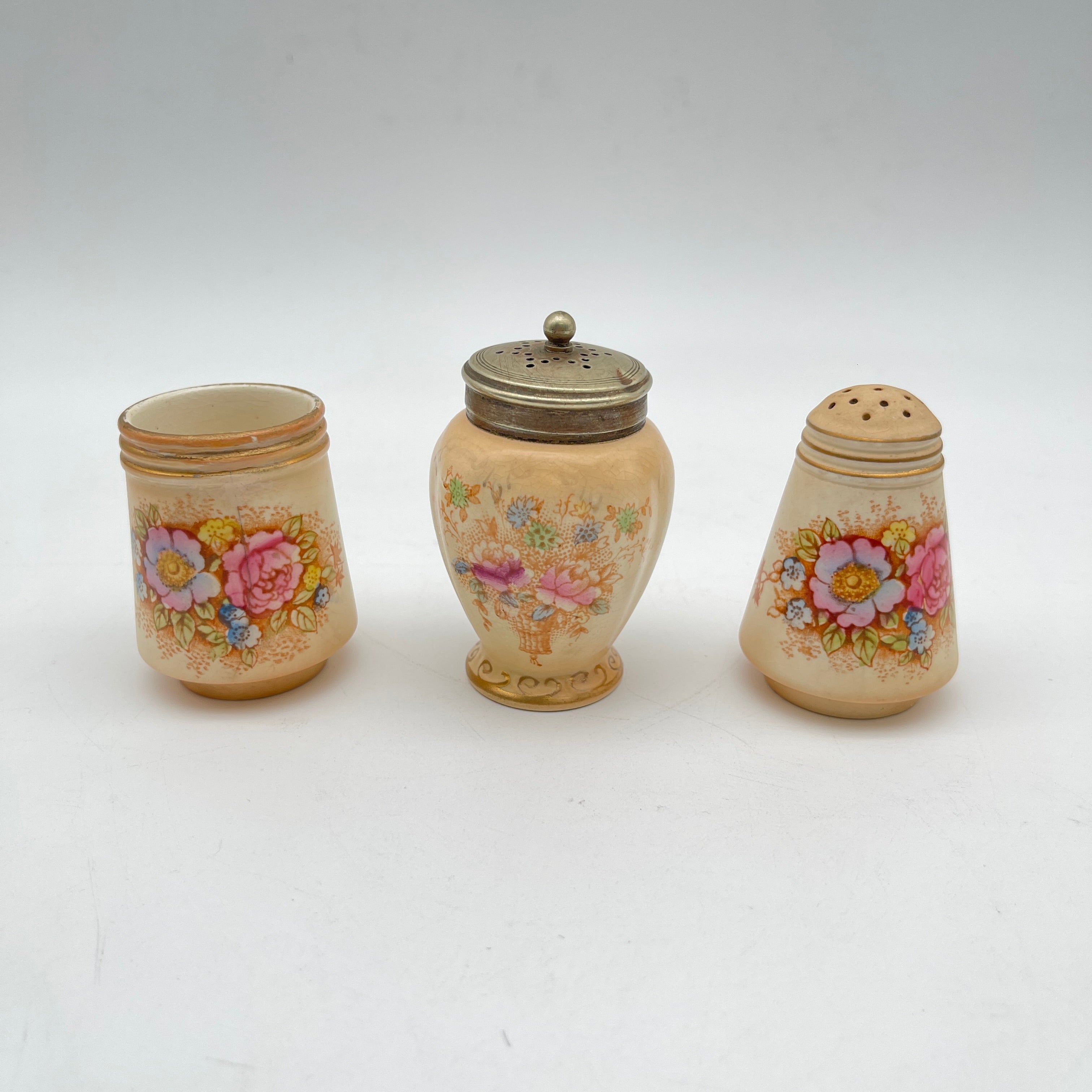 【アンティーク】 調味料入れ3P / Crown Devon (クラウンデボン) / 1910-1920年代 (推定) / 陶器 / イギリス / シュガーシフター, ソルトシェーカー, マスタードポット