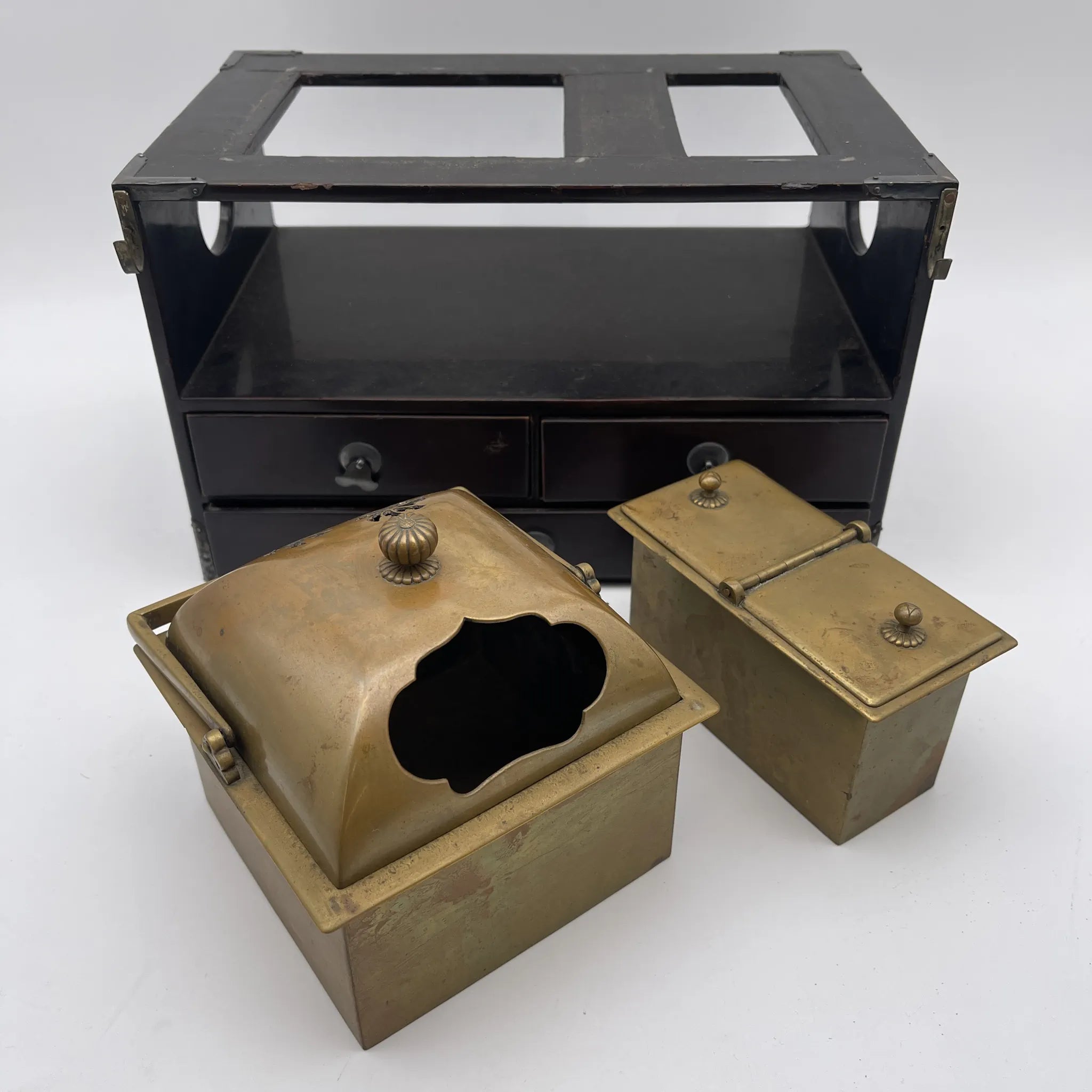 【骨董品】 煙草盆 (小箪笥型) / 明治-大正 (推定) / 漆器 / 日本