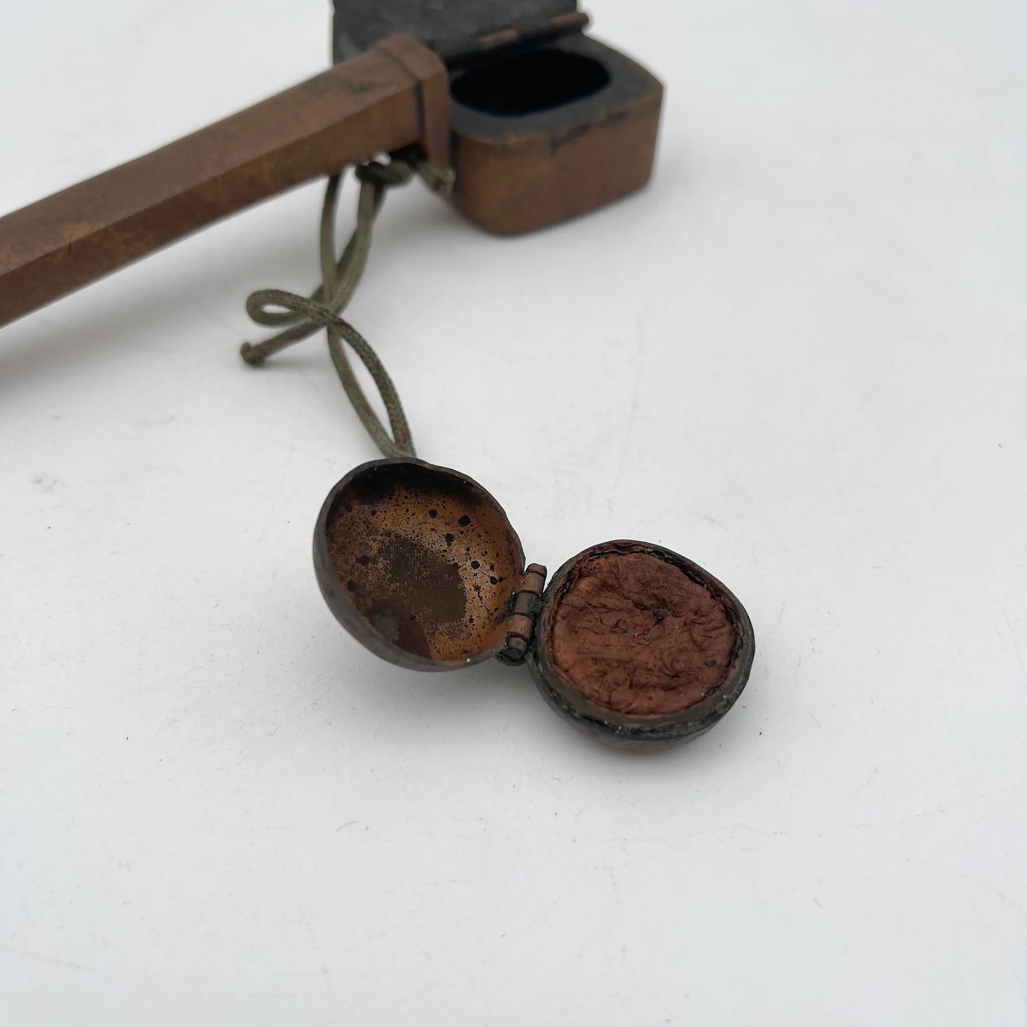 【骨董品】 矢立 (携帯筆記用具) / 江戸末期-明治 (推定) / 銅 / 日本 / 筆入れ, 墨壺