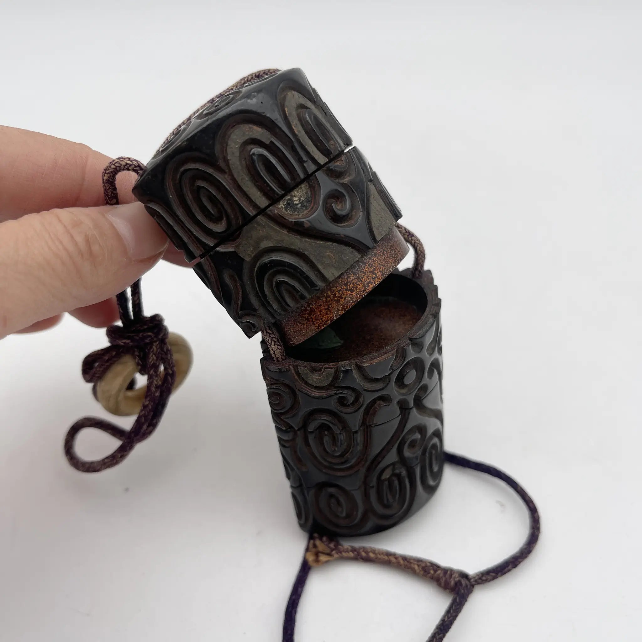 【骨董品】 印籠 / 江戸末期-明治 (推定) / 漆器 / 日本 / 屈輪彫り