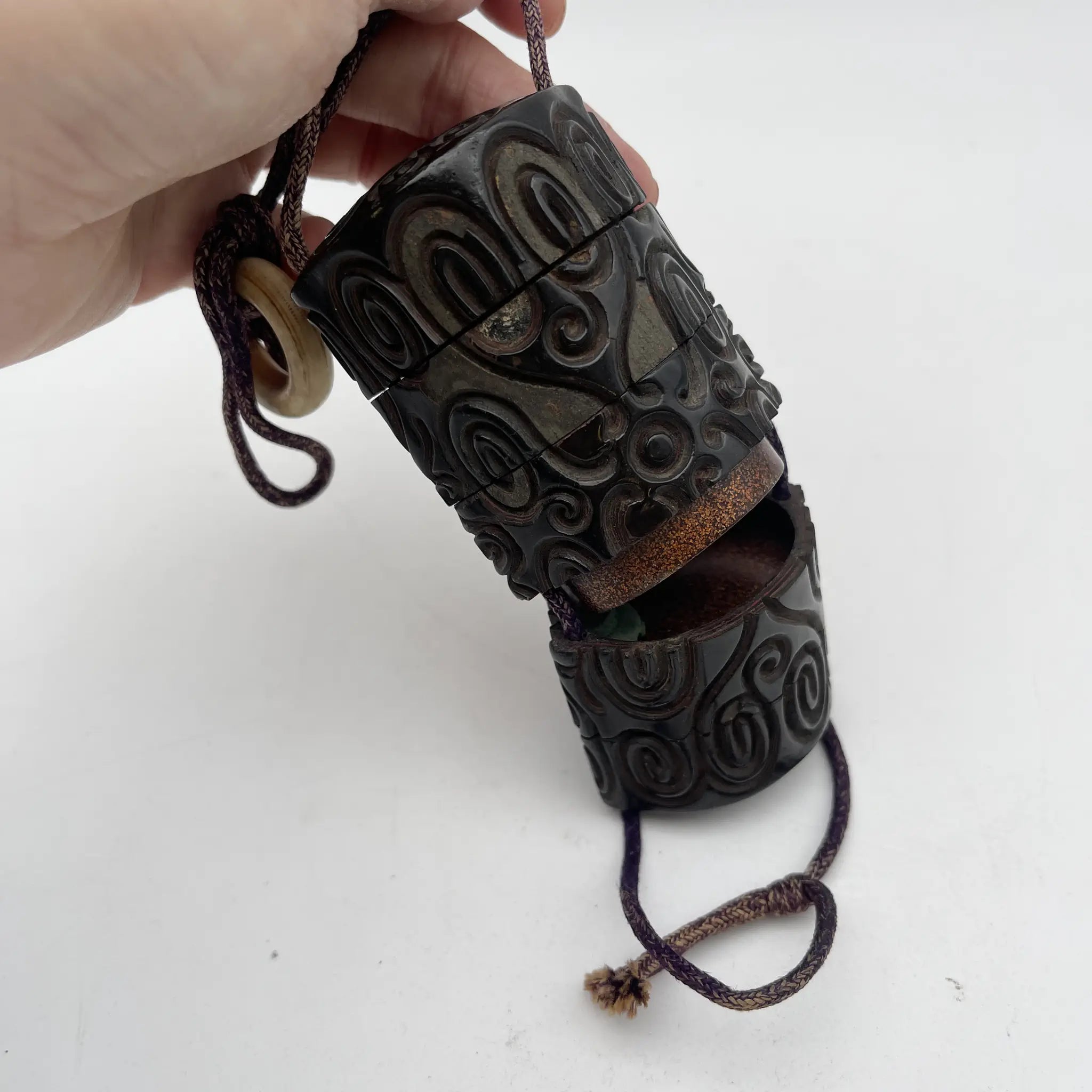 【骨董品】 印籠 / 江戸末期-明治 (推定) / 漆器 / 日本 / 屈輪彫り