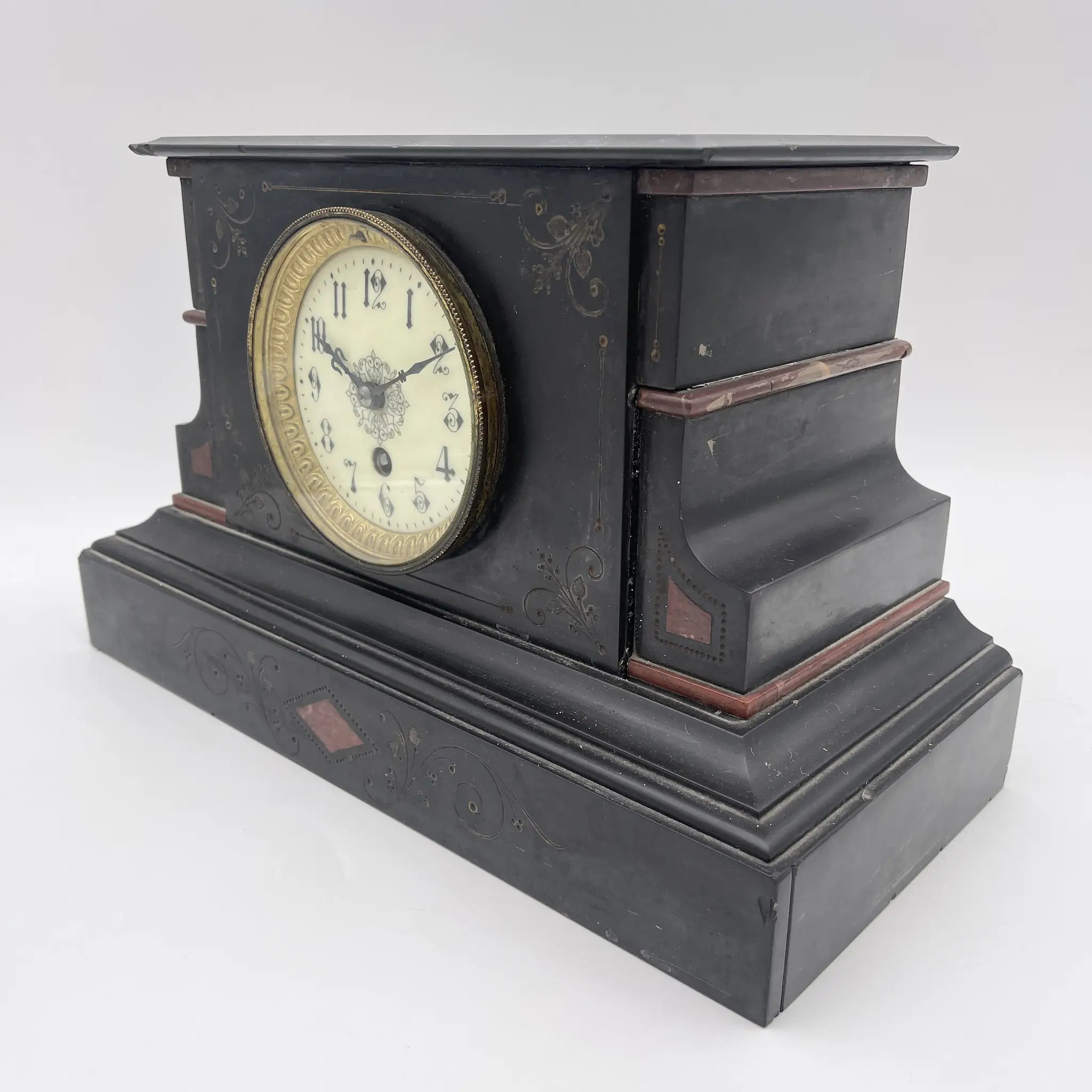 【アンティーク】 マントルクロック (置き時計) / ナポレオン3世様式 / 19世紀後半 (推定) / 大理石 / フランス / 建築的デザイン, 象嵌 (インレイ)