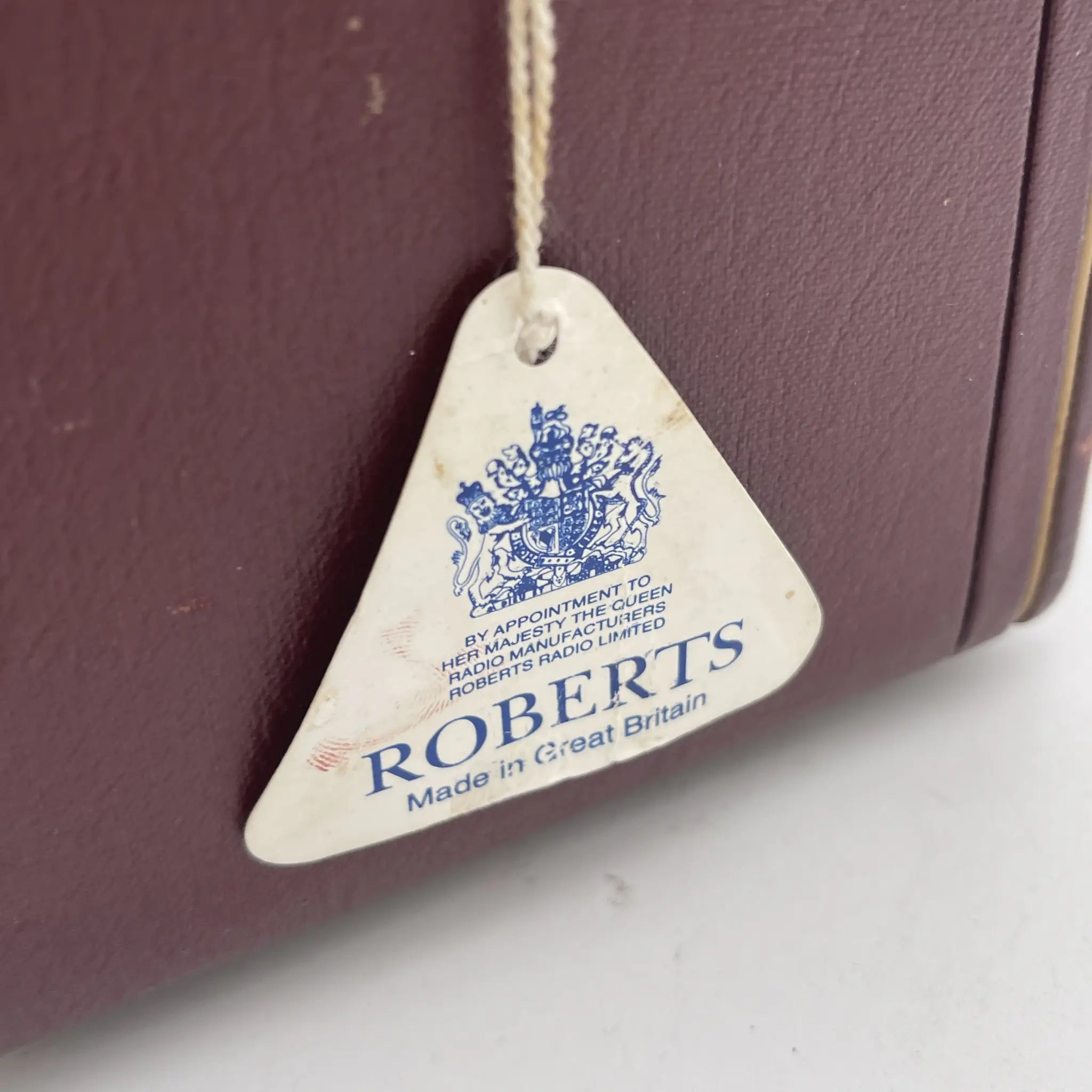 【复古】便携式收音机/ Roberts Radio(罗伯兹收音机)/ R550 / 1990-2000年代/合成皮革/英国/英国皇家御用,木柜音响