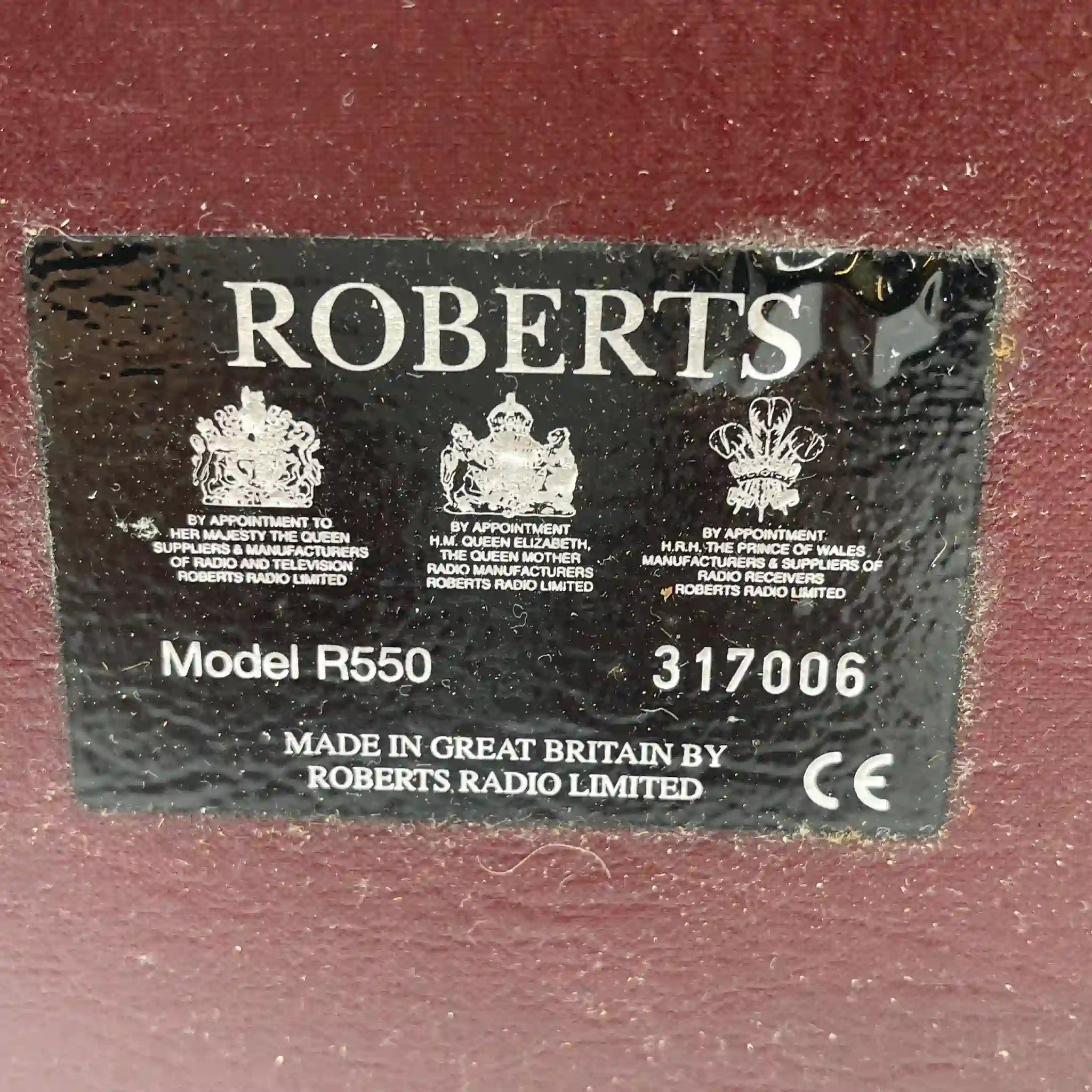【复古】便携式收音机/ Roberts Radio(罗伯兹收音机)/ R550 / 1990-2000年代/合成皮革/英国/英国皇家御用,木柜音响