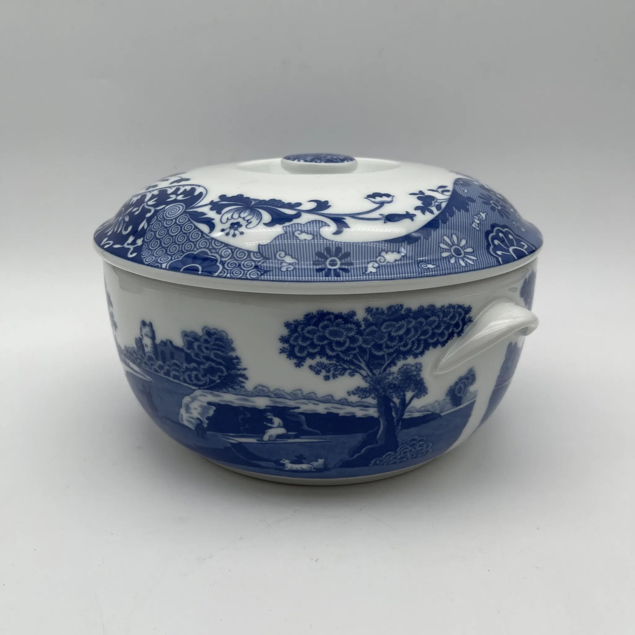 【リユース】 キャセロール (蓋付き深型グラタン皿) / Spode (スポード) / Blue Italian / 1990-2000年代 / 陶器 / イギリス / ブルー&ホワイト, 銅版転写, 古代ローマ遺跡