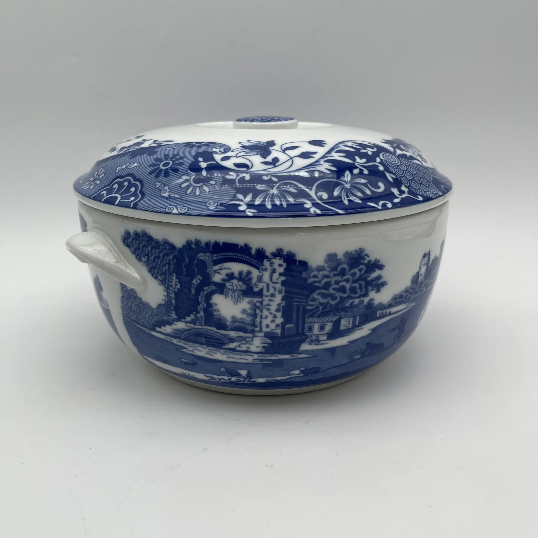 【リユース】 キャセロール (蓋付き深型グラタン皿) / Spode (スポード) / Blue Italian / 1990-2000年代 / 陶器 / イギリス / ブルー&ホワイト, 銅版転写, 古代ローマ遺跡