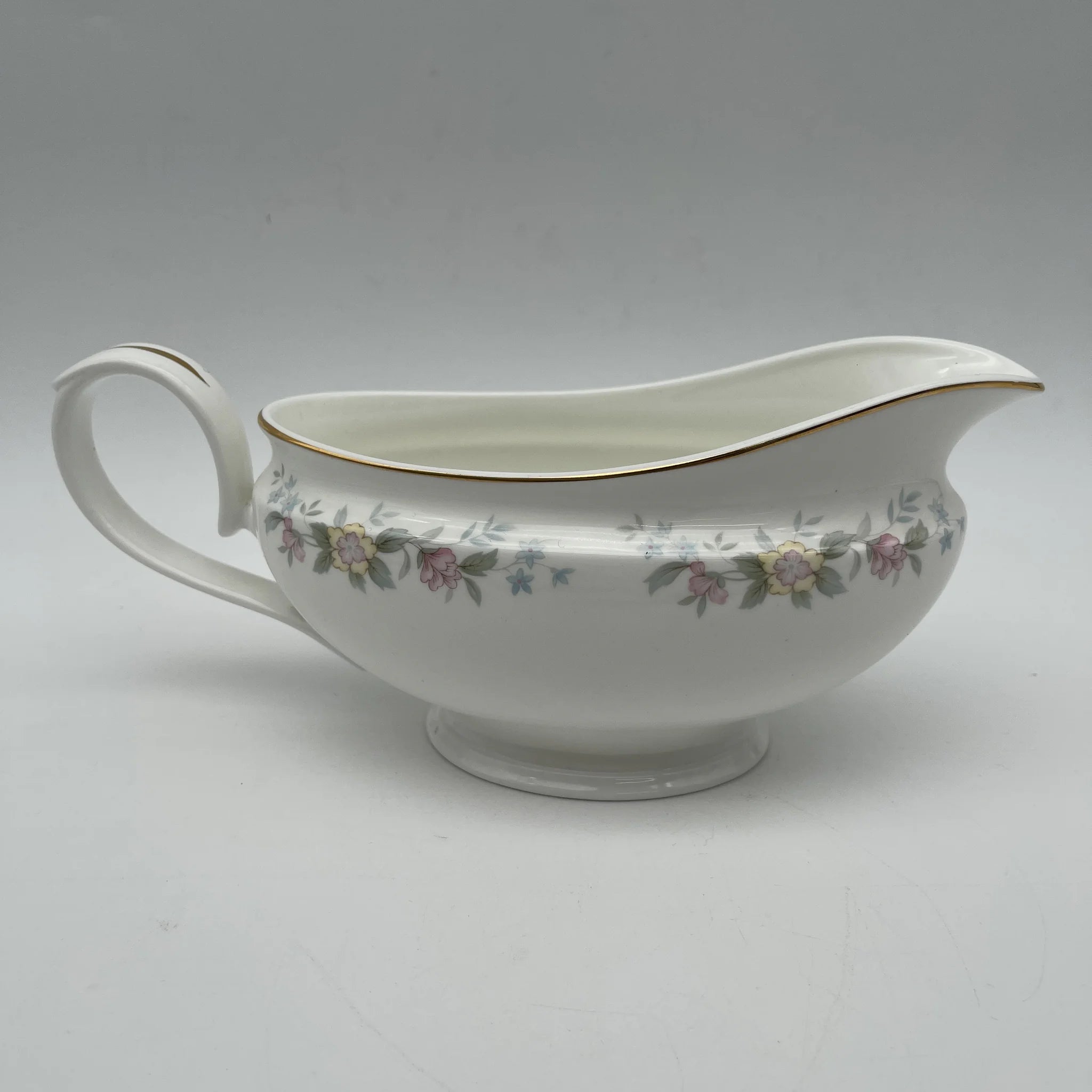 【复古】灰船(socier / source boat) / Mayfair / 1950-1980年代(推测)/ Fine Bone China /英国/ 小花图案,柔和色调,金彩