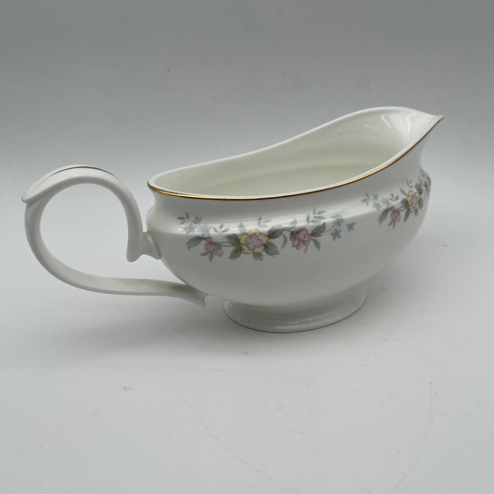【复古】灰船(socier / source boat) / Mayfair / 1950-1980年代(推测)/ Fine Bone China /英国/ 小花图案,柔和色调,金彩