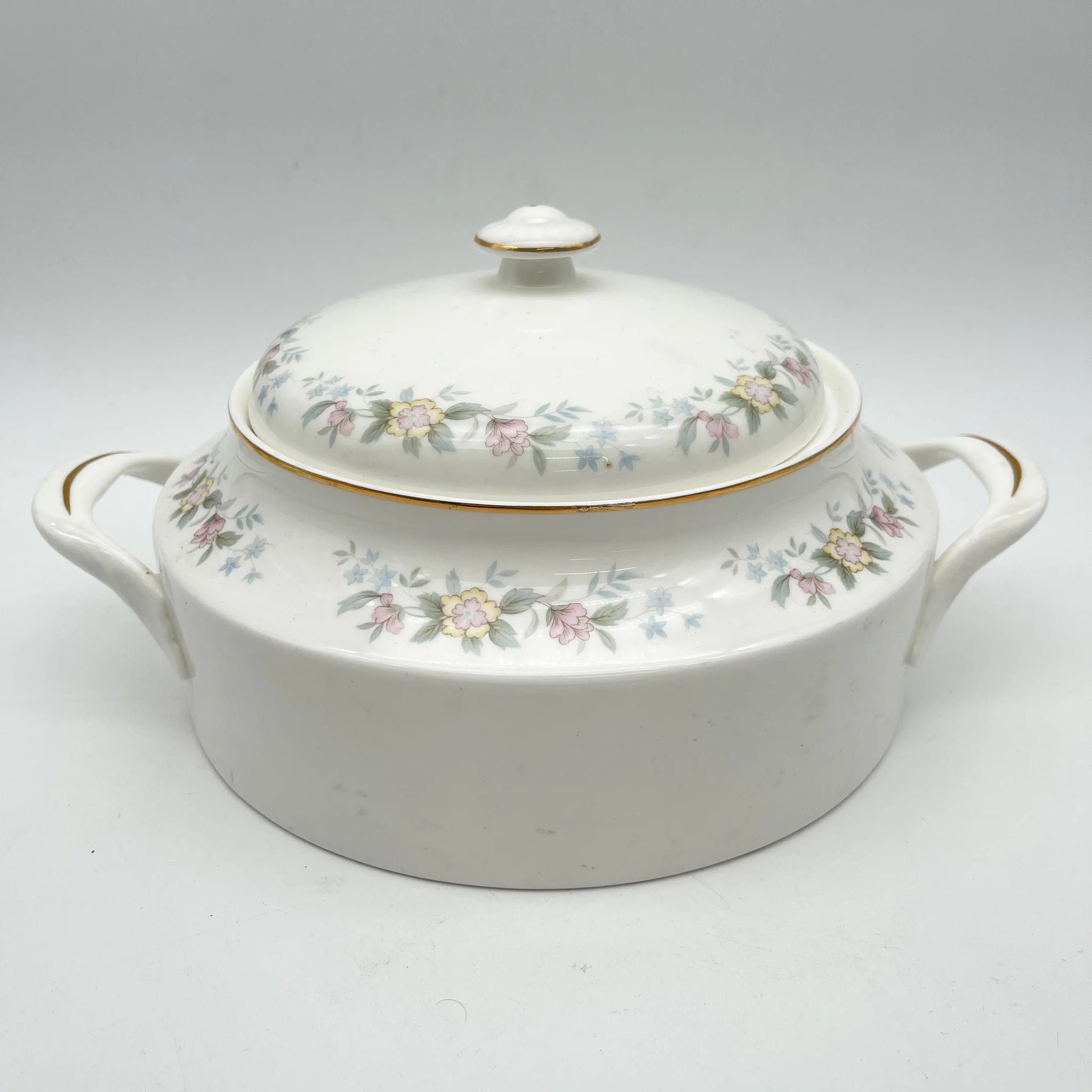 【复古】supire / Mayfair / 1950-1980年代(推测)/ Fine Bone China /英国/小花花样, 柔和色调,金彩