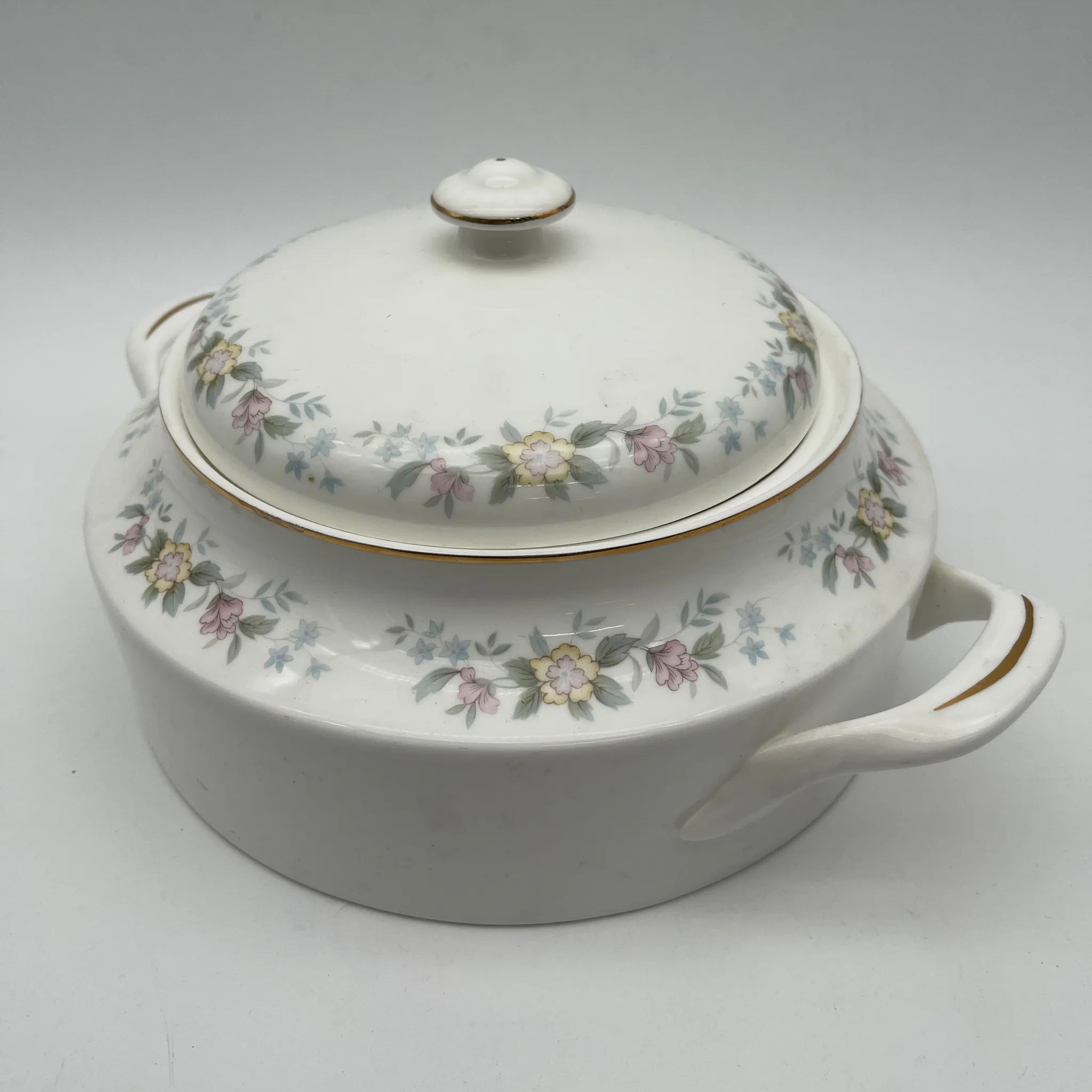 【复古】supire / Mayfair / 1950-1980年代(推测)/ Fine Bone China /英国/小花花样, 柔和色调,金彩
