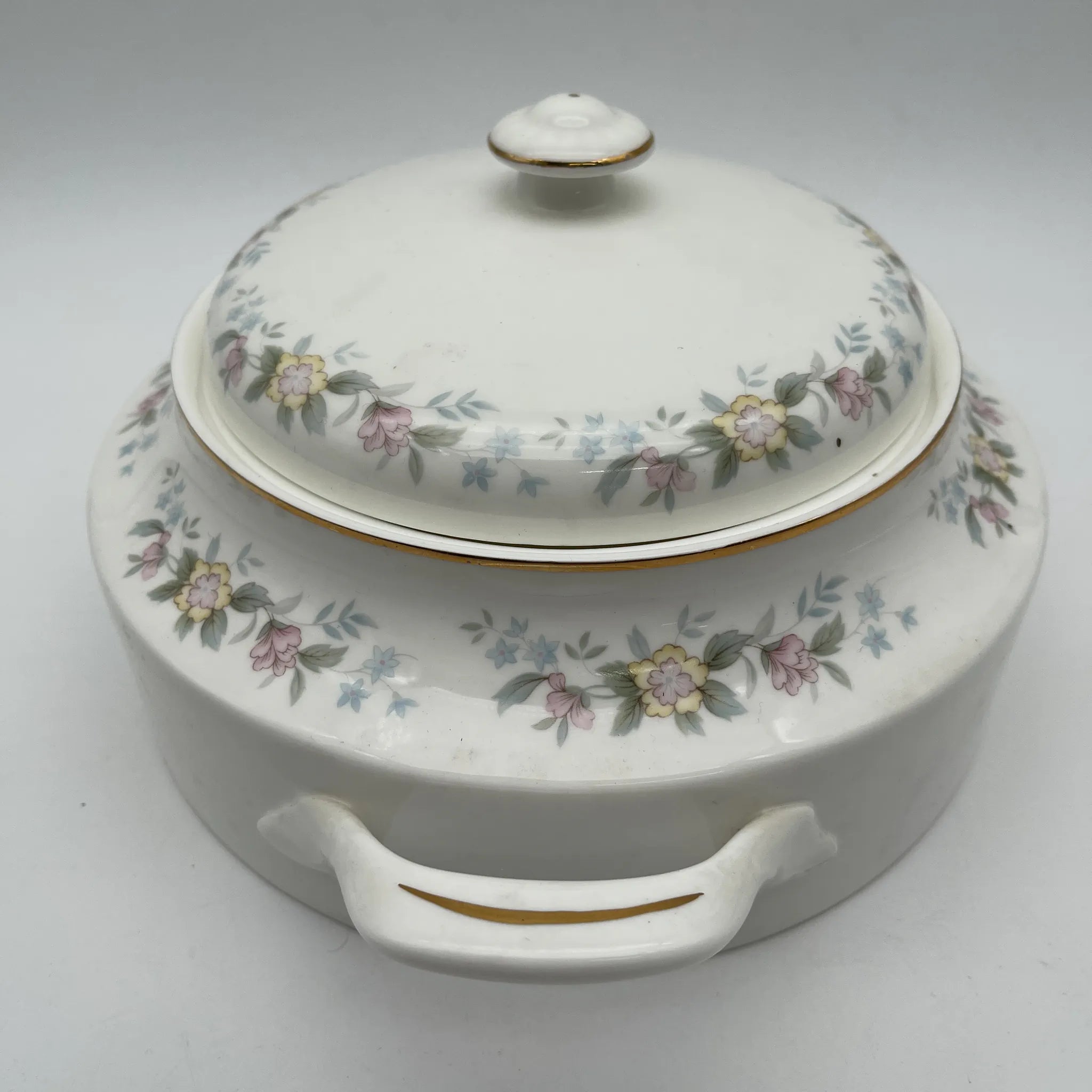 【复古】supire / Mayfair / 1950-1980年代(推测)/ Fine Bone China /英国/小花花样, 柔和色调,金彩