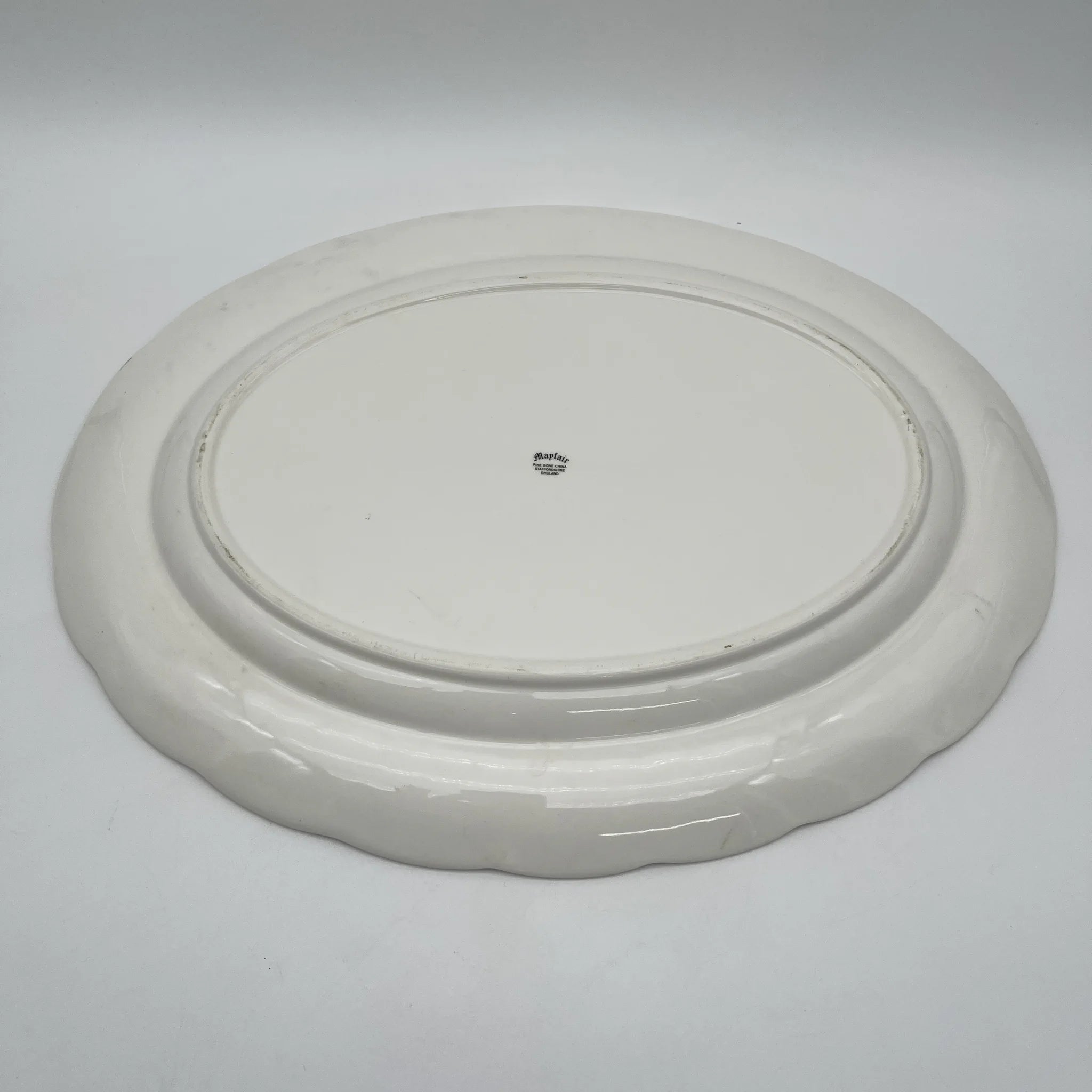 【复古】椭圆形盘子(大盘)/ Mayfair (Mayfair) / 1950-1980年代(推测)/ Fine Bone China /英国/小花花样, 柔和色调,金彩