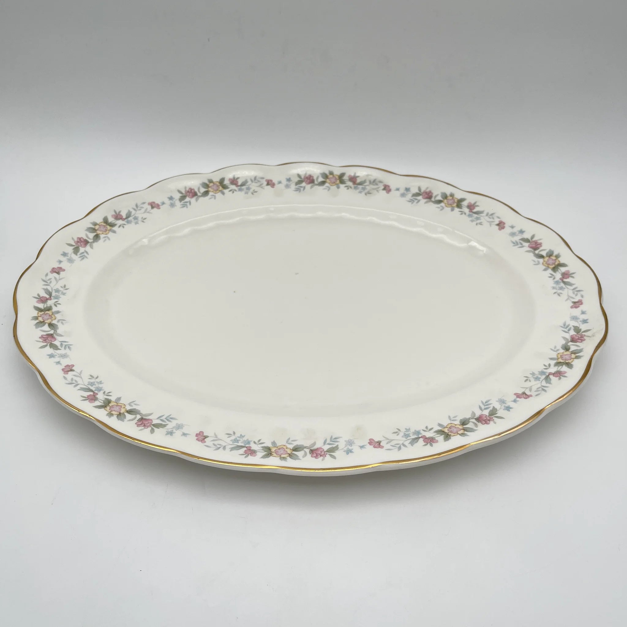 【复古】椭圆形盘子(大盘)/ Mayfair (Mayfair) / 1950-1980年代(推测)/ Fine Bone China /英国/小花花样, 柔和色调,金彩