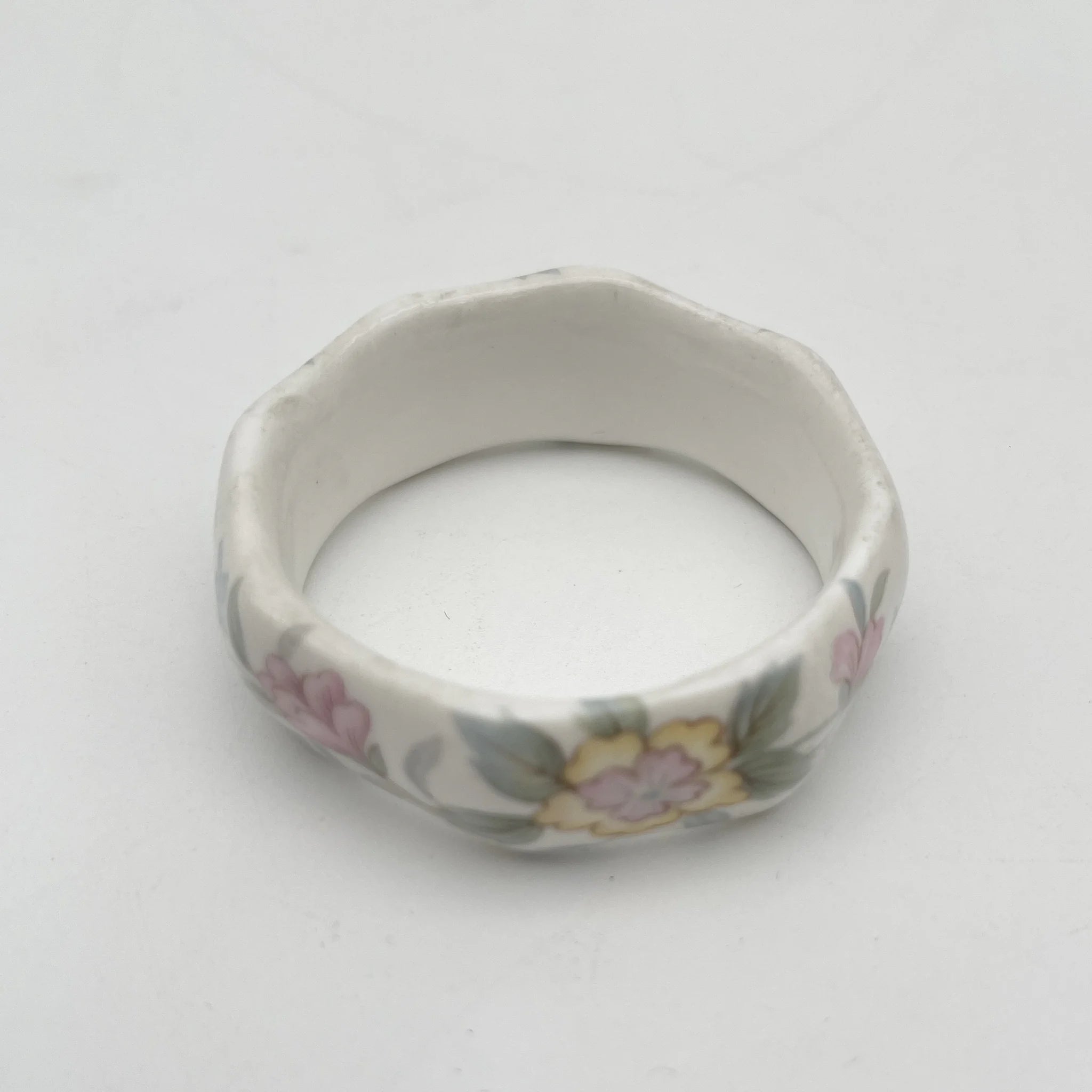 【复古】餐巾戒指/ Mayfair (Mayfair) / 1950-1980年代(推定)/ Fine Bone China /英国/小花图案,柔和色调,金彩