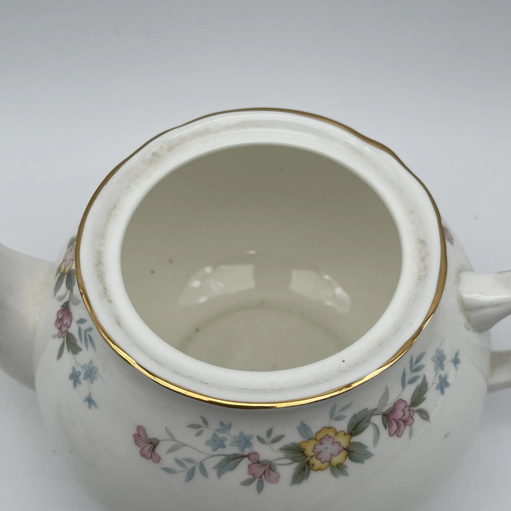 【复古】茶壶/ Mayfair (Mayfair) / 1950-1980年代(推定)/ Fine Bone China /英国/小花图案,柔和色调,金彩