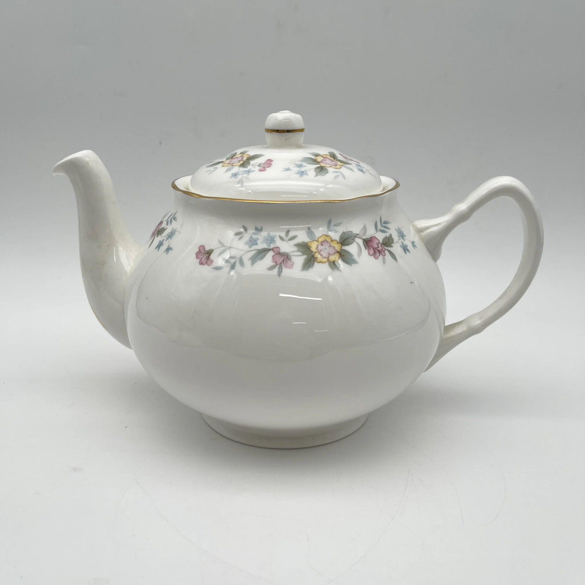 【复古】茶壶/ Mayfair (Mayfair) / 1950-1980年代(推定)/ Fine Bone China /英国/小花图案,柔和色调,金彩