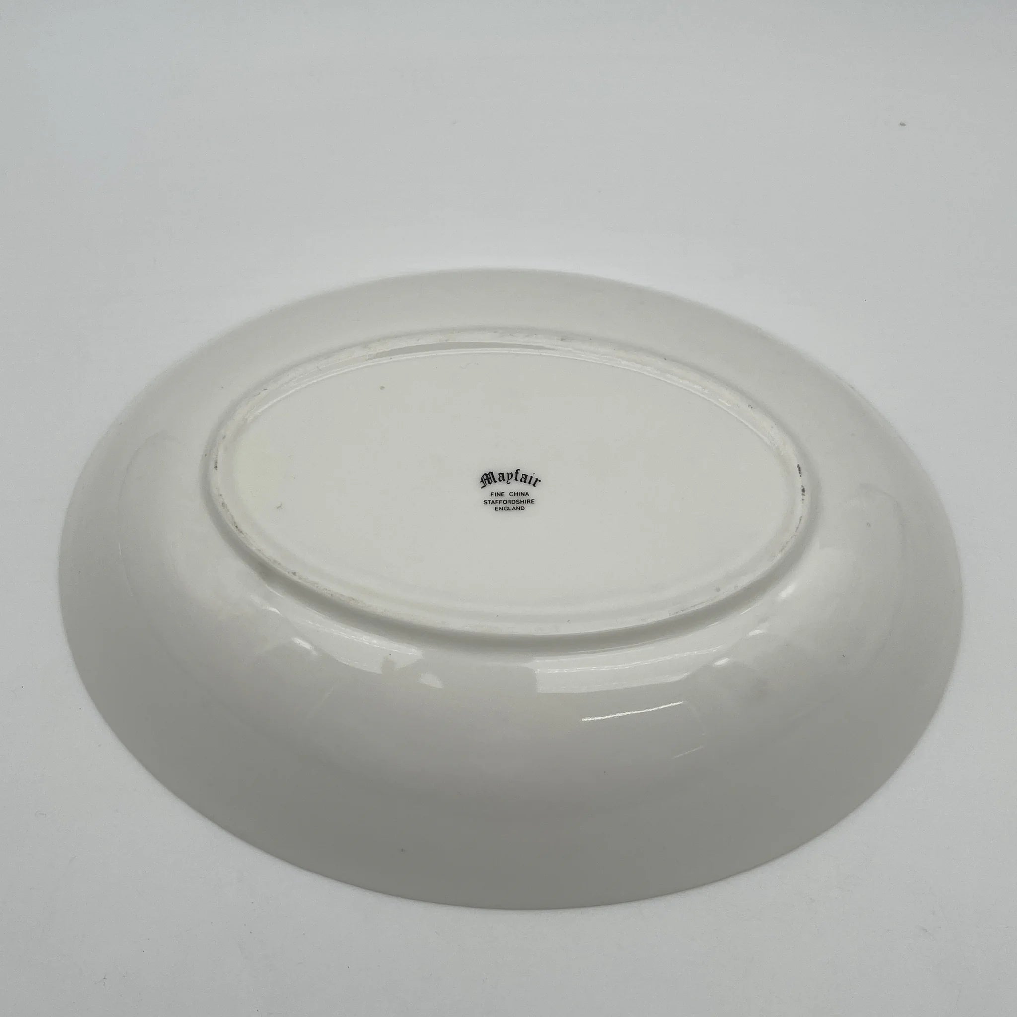 【复古】椭圆形大碗(大碗)/ Mayfair (Mayfair) / 1950-1980年代(推测)/ Fine Bone China /英国/小花花样, 柔和色调,金彩