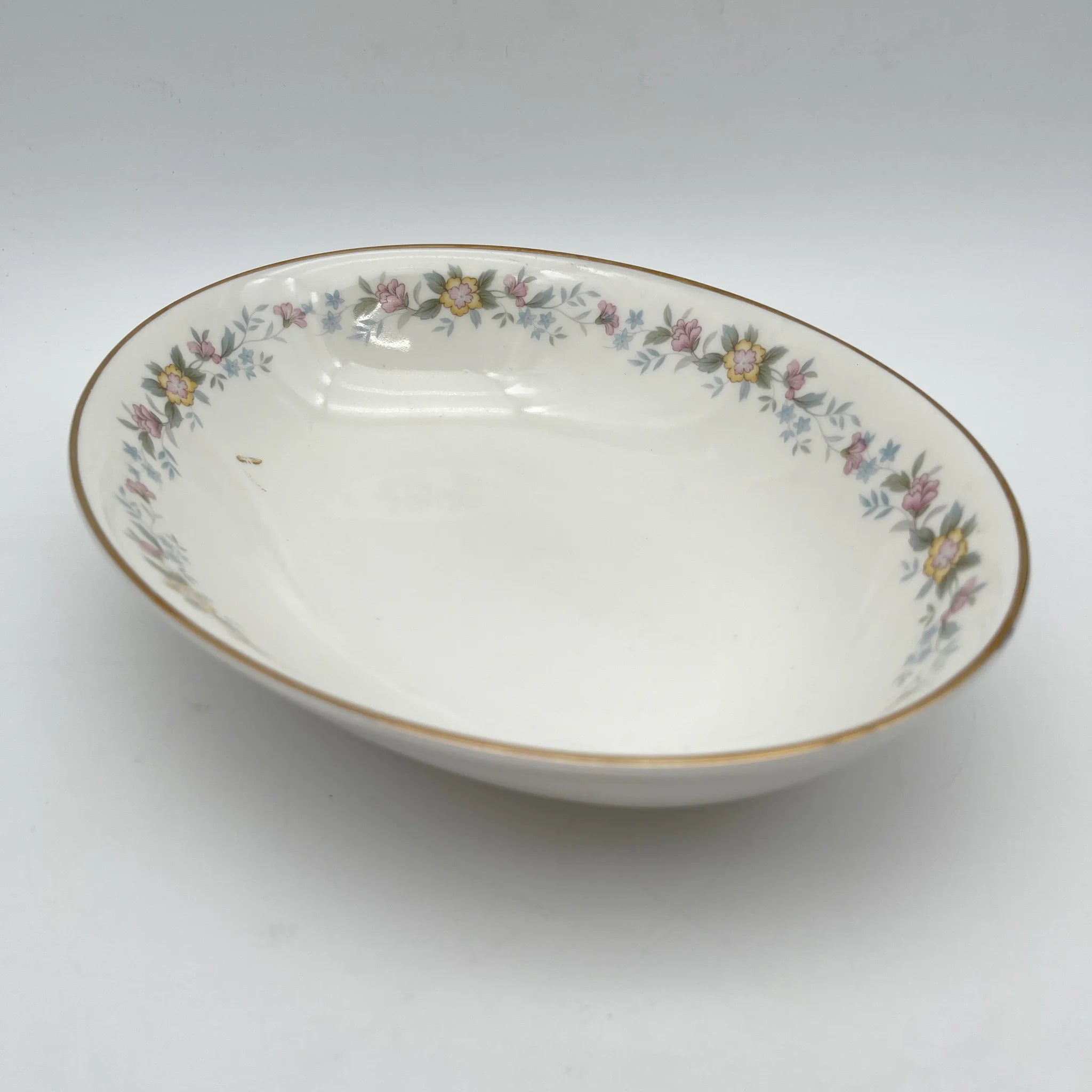 【复古】椭圆形大碗(大碗)/ Mayfair (Mayfair) / 1950-1980年代(推测)/ Fine Bone China /英国/小花花样, 柔和色调,金彩