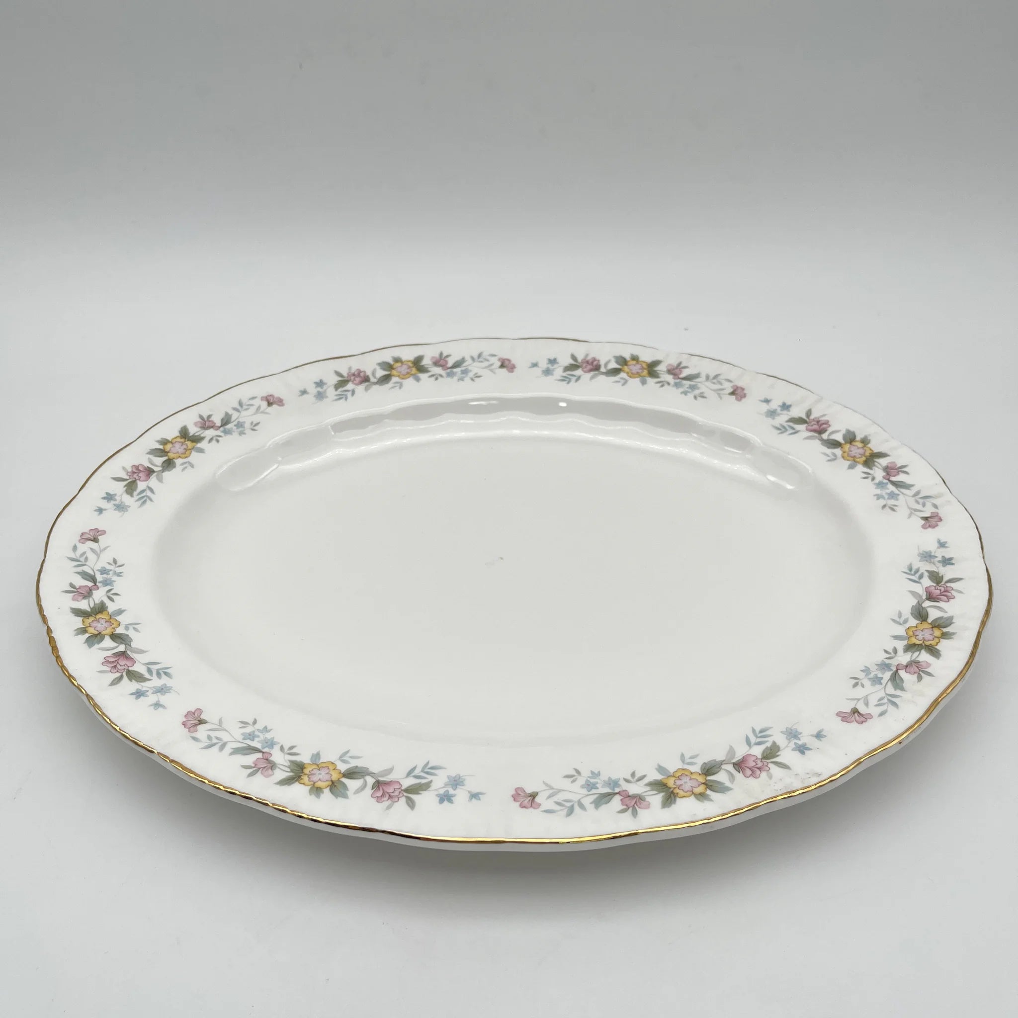 【复古】椭圆形盘子(大盘)/ Mayfair (Mayfair) / 1950-1980年代(推测)/ Fine Bone China /英国/小花花样, 柔和色调,金彩