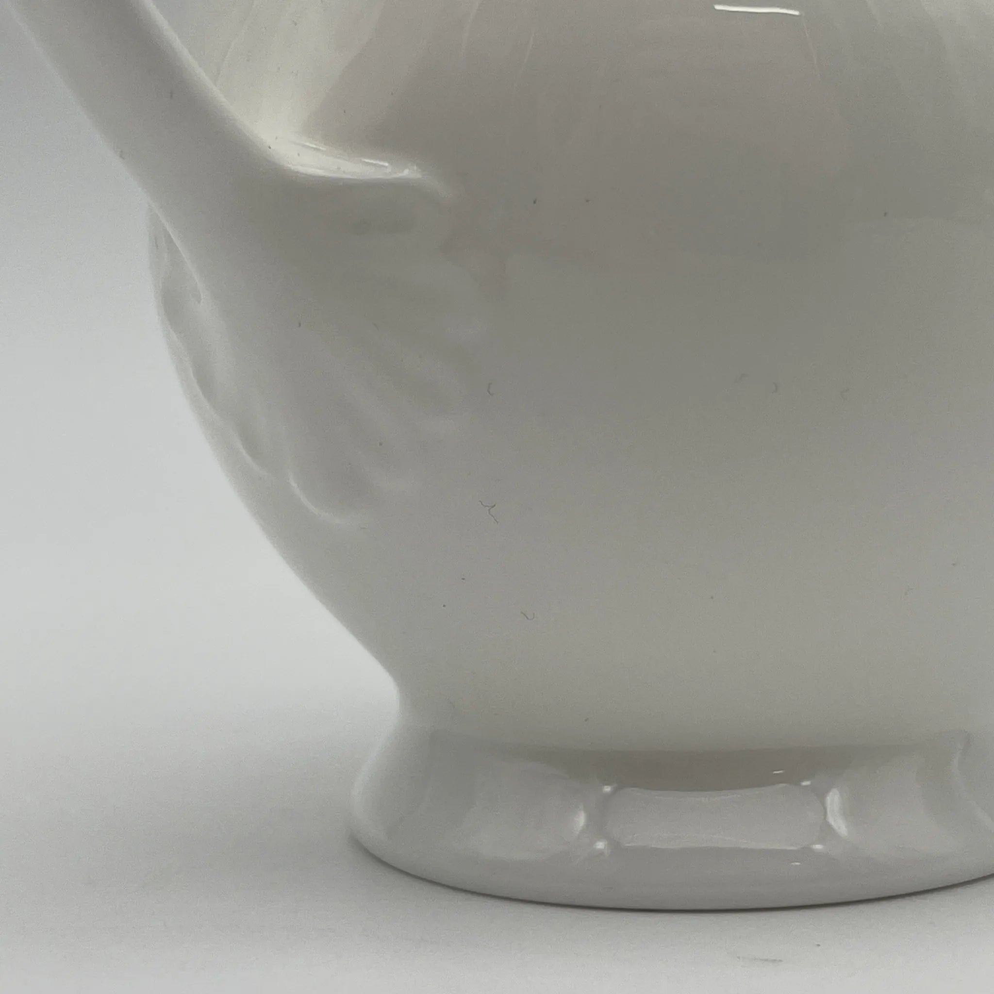 【复古】牛奶瓶/ Mayfair / 1950-1980年代(推测)/ Fine Bone China /英国/小花花样, 柔和色调,金彩