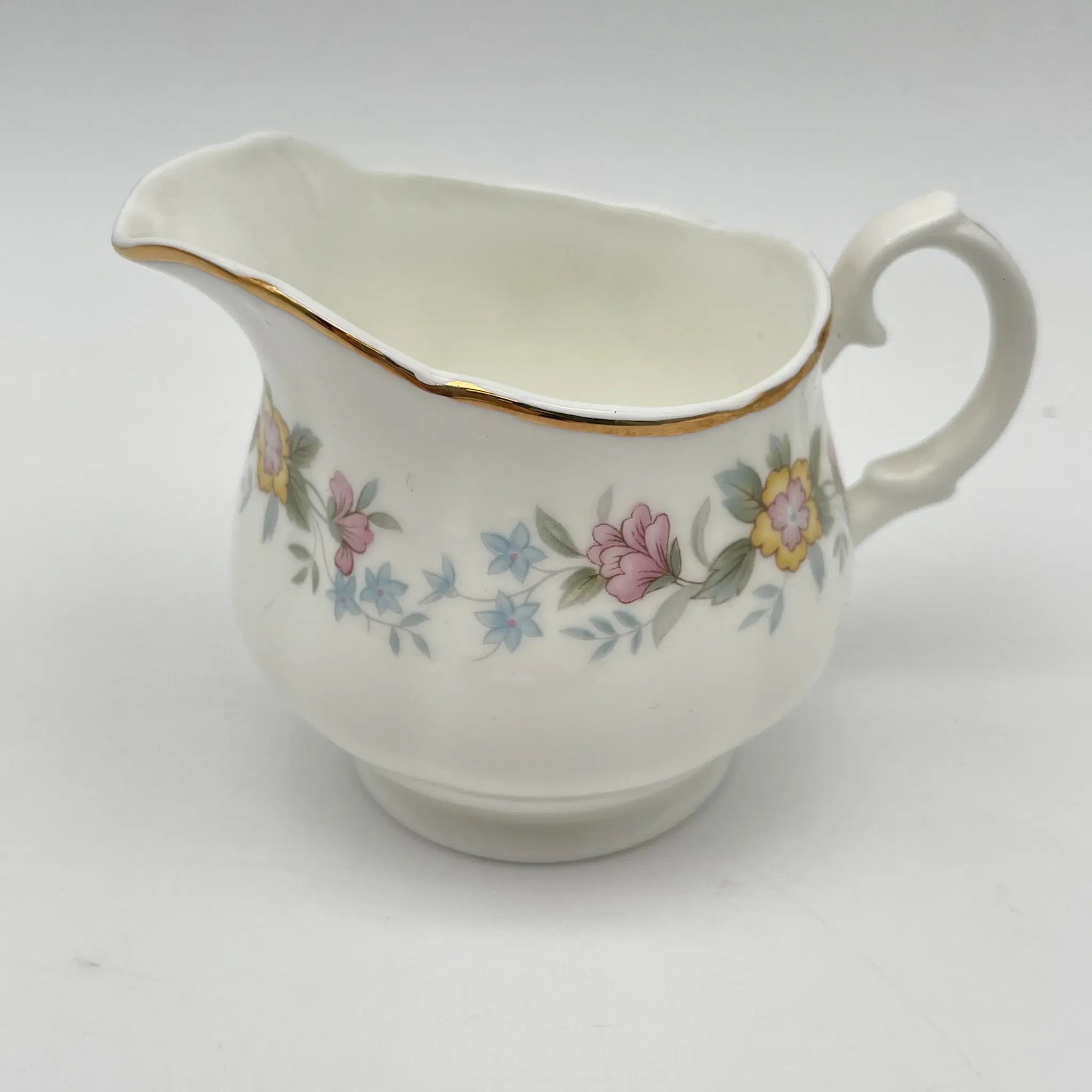 【复古】牛奶瓶/ Mayfair / 1950-1980年代(推测)/ Fine Bone China /英国/小花花样, 柔和色调,金彩