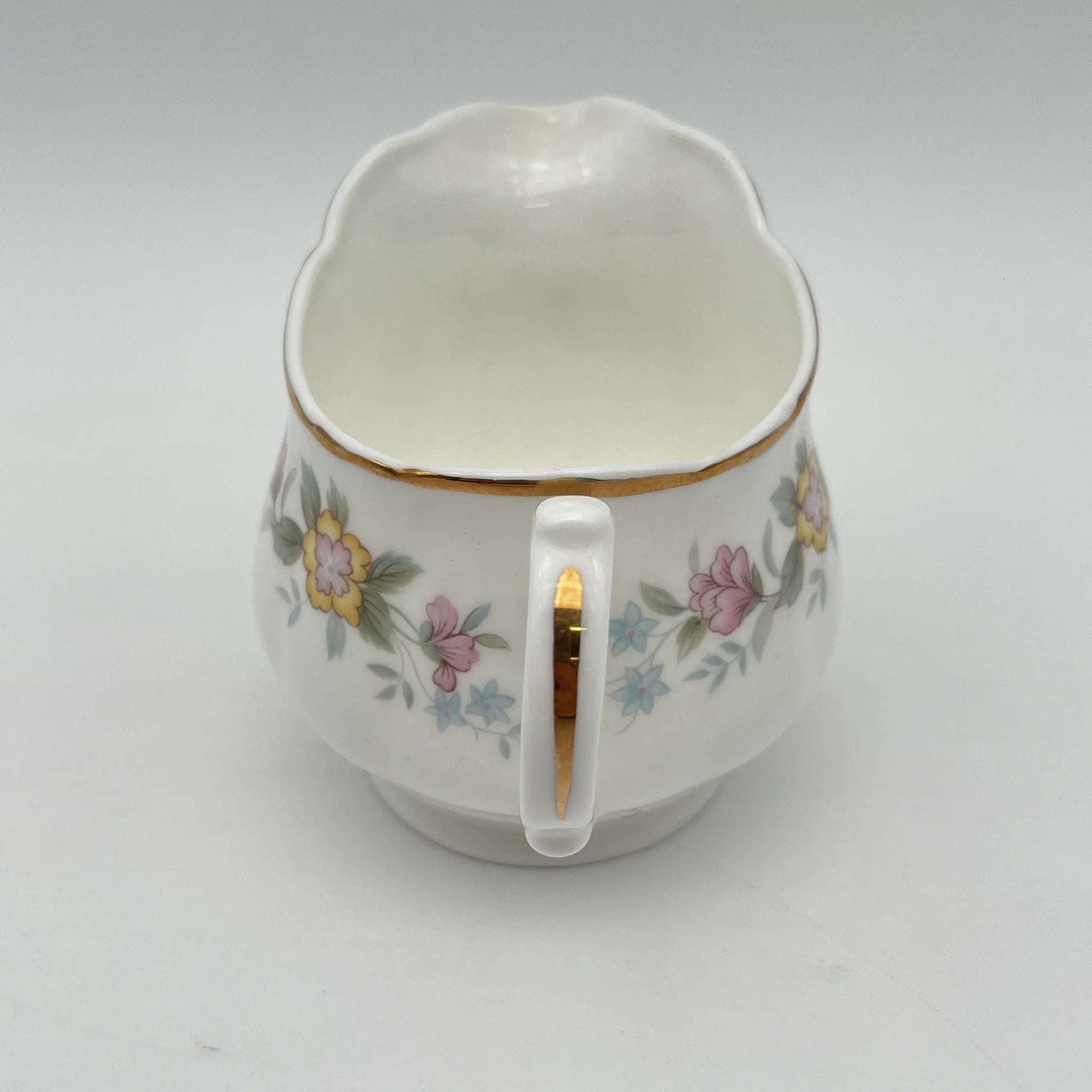 【复古】牛奶瓶/ Mayfair / 1950-1980年代(推测)/ Fine Bone China /英国/小花花样, 柔和色调,金彩
