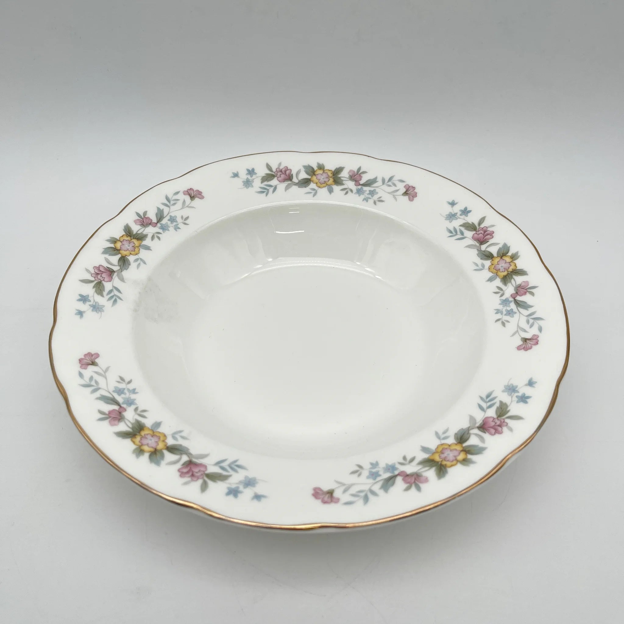 【复古】汤盘(深盘)/ Mayfair (Mayfair) / 1950-1980年代(推测)/ Fine Bone China /英国/小花图案,柔和色调, 金彩