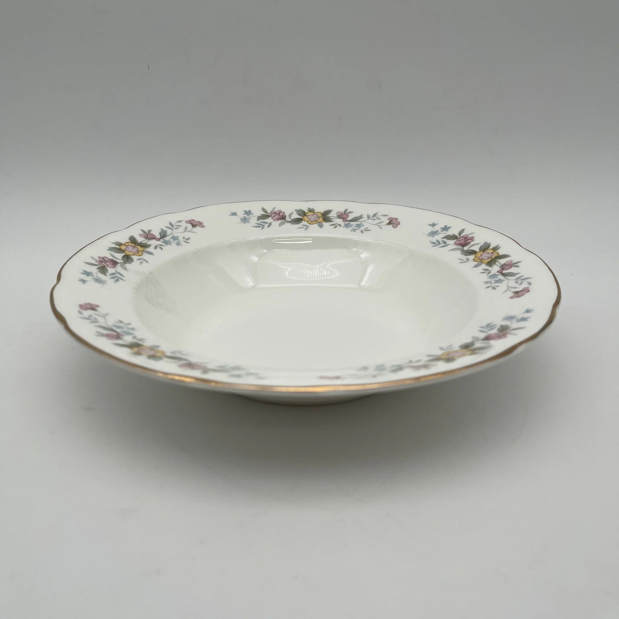 【复古】汤盘(深盘)/ Mayfair (Mayfair) / 1950-1980年代(推测)/ Fine Bone China /英国/小花图案,柔和色调, 金彩