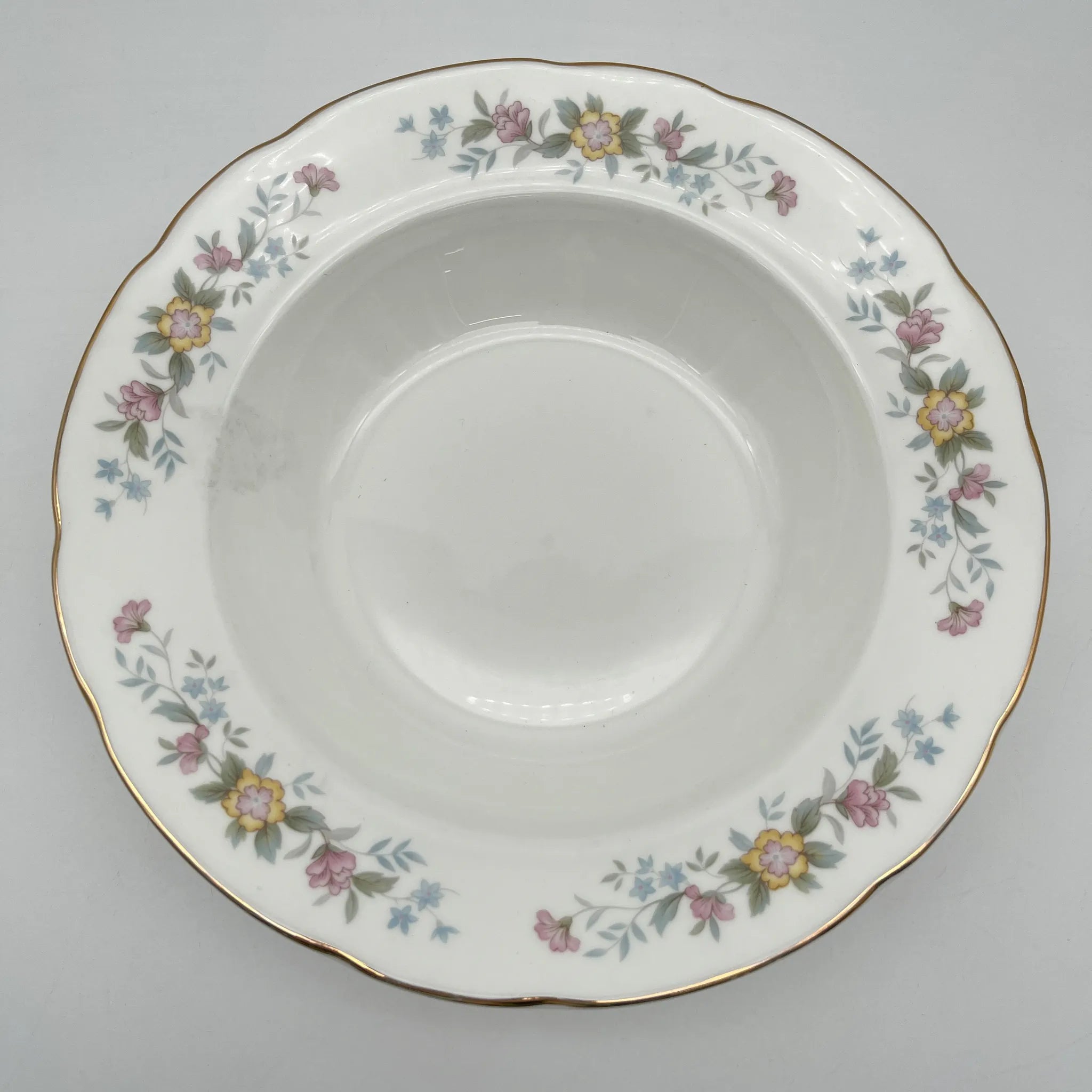 【复古】汤盘(深盘)/ Mayfair (Mayfair) / 1950-1980年代(推测)/ Fine Bone China /英国/小花图案,柔和色调, 金彩