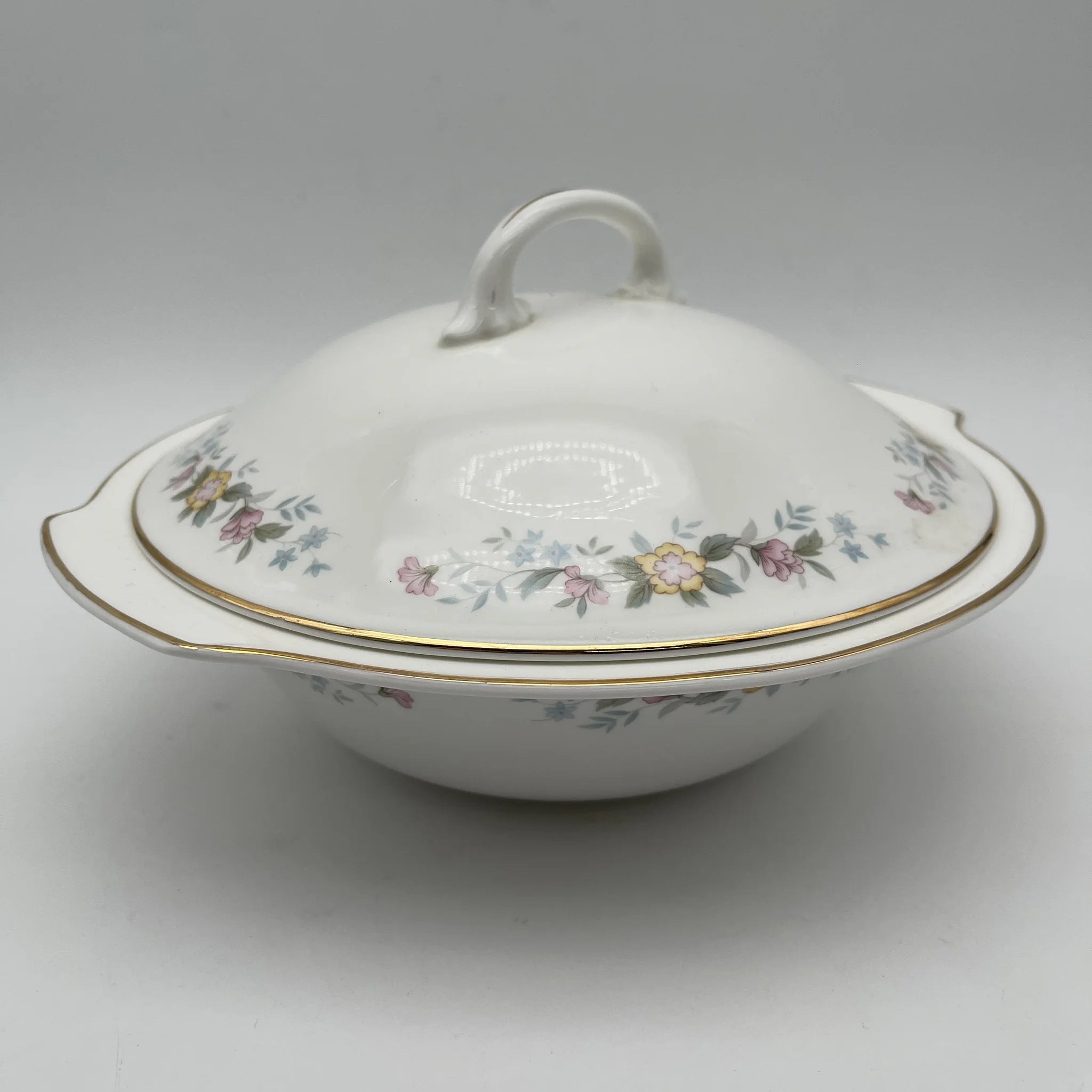 【复古】supire / Mayfair / 1950-1980年代(推测)/ Fine Bone China /英国/小花花样, 柔和色调,金彩