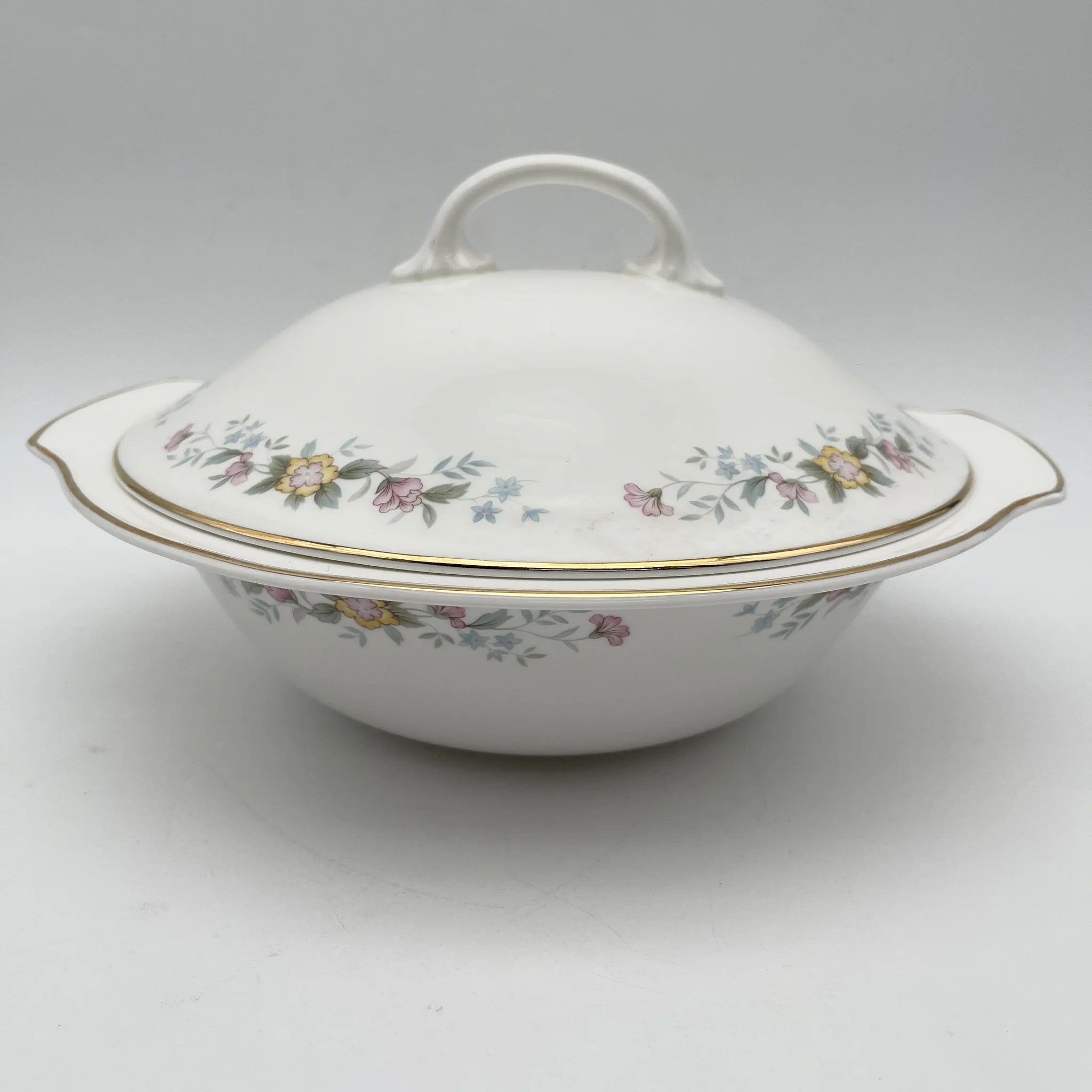 【复古】supire / Mayfair / 1950-1980年代(推测)/ Fine Bone China /英国/小花花样, 柔和色调,金彩