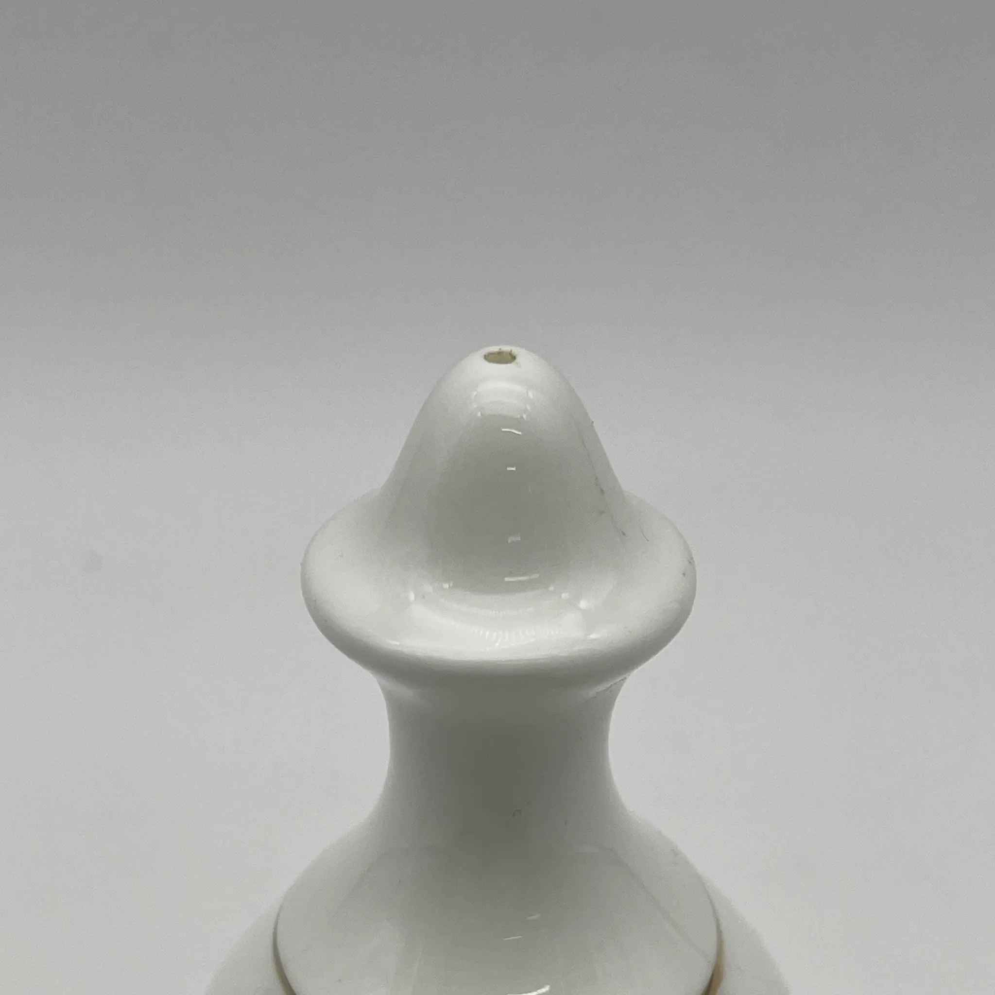 【复古】salt & peppershaker / Mayfair (Mayfair) / 1950-1980年代(推测)/ Fine Bone China /英国/小花花样, 柔和色调,金彩