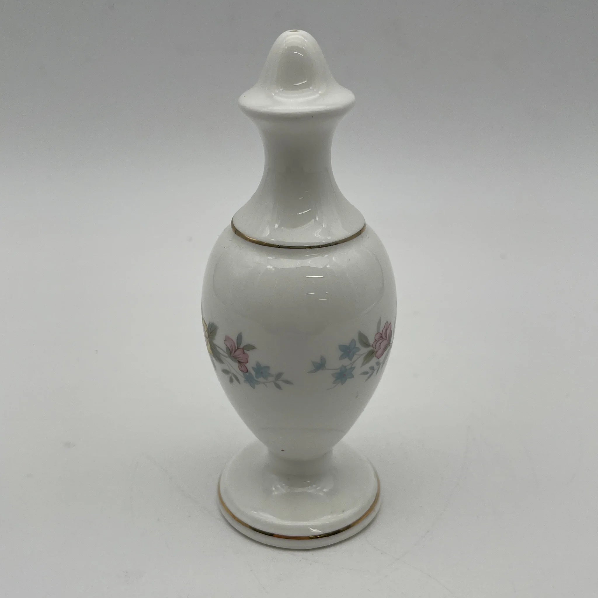 【复古】salt & peppershaker / Mayfair (Mayfair) / 1950-1980年代(推测)/ Fine Bone China /英国/小花花样, 柔和色调,金彩