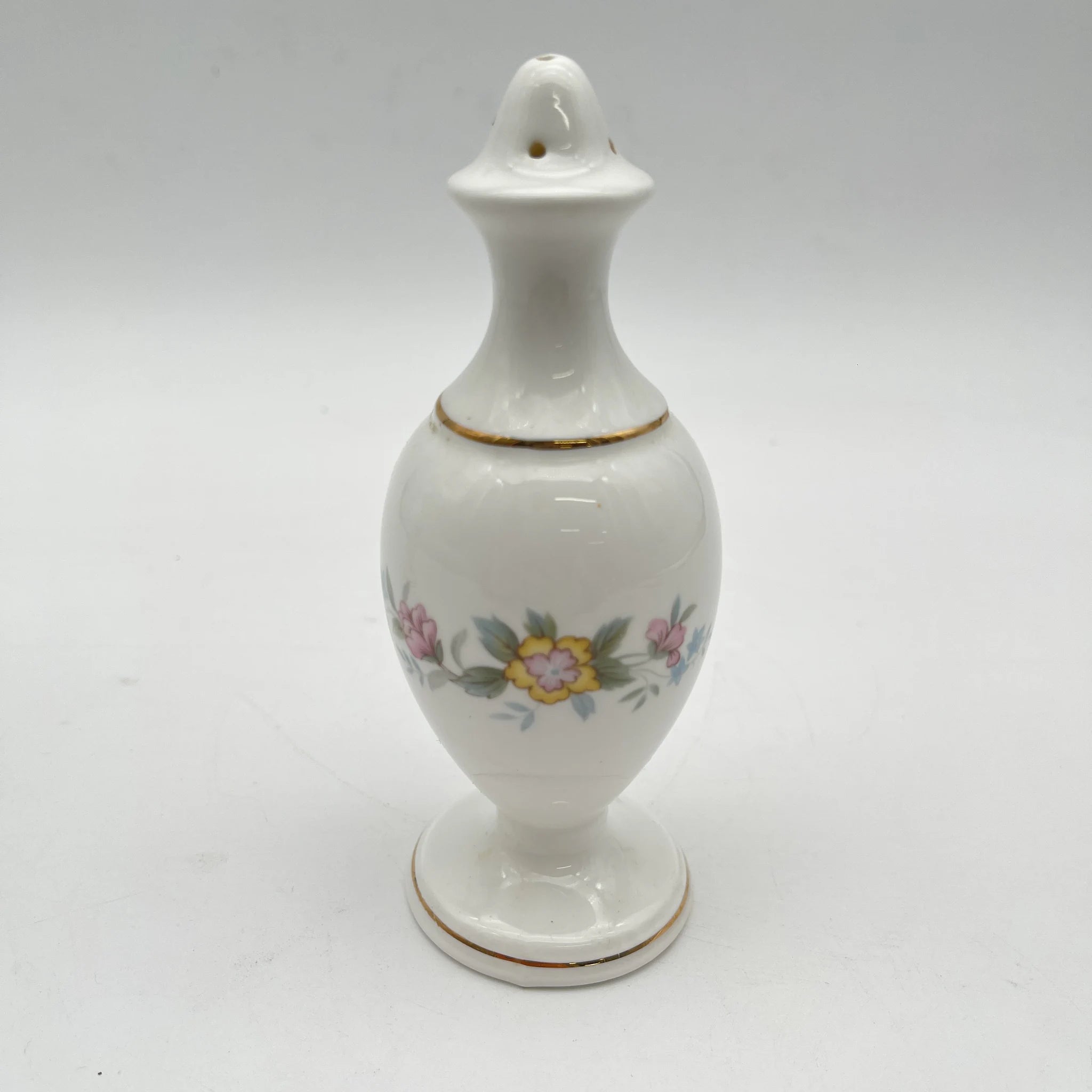 【复古】salt & peppershaker / Mayfair (Mayfair) / 1950-1980年代(推测)/ Fine Bone China /英国/小花花样, 柔和色调,金彩