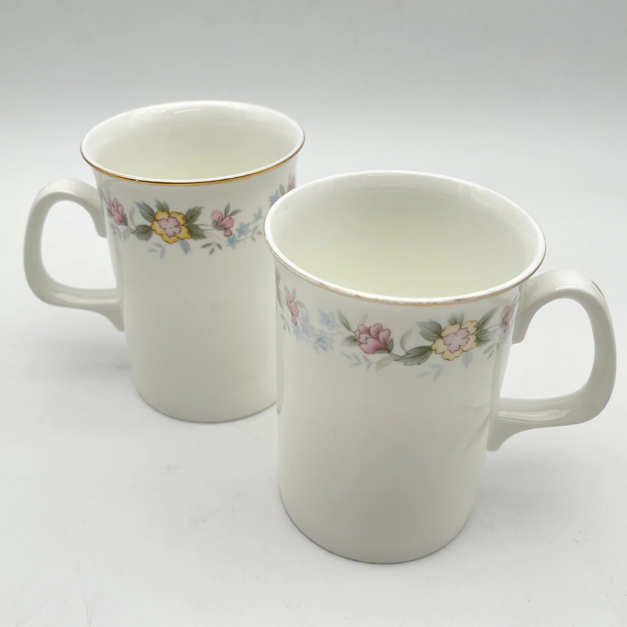 【复古】马克杯2p / Mayfair (Mayfair) / 1950-1980年代(推定)/ Fine Bone China /英国/小花图案,柔和色调,金彩