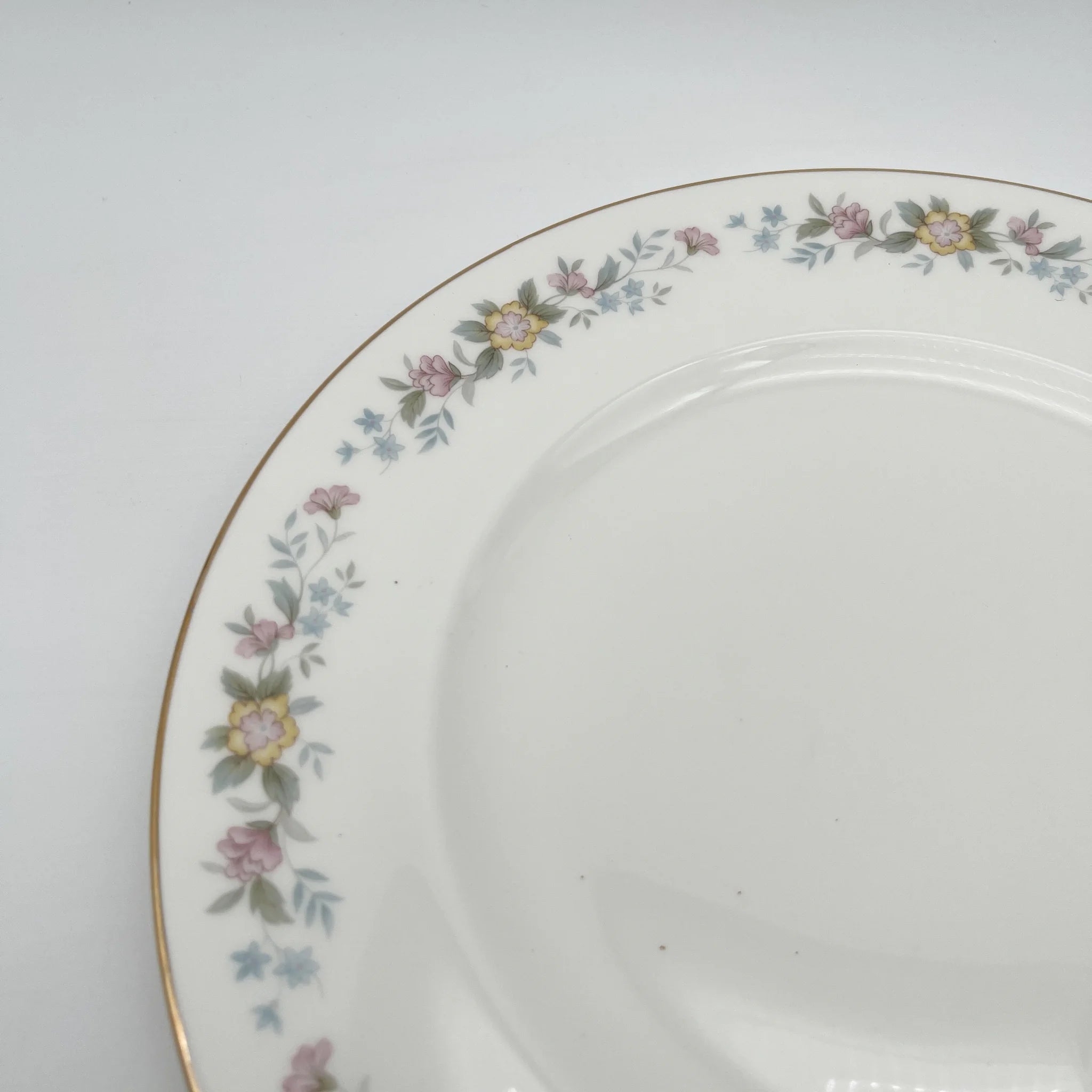 【复古】晚餐&甜点盘组套/ Mayfair (Mayfair) / 1950-1980年代(推测)/ Fine Bone China /英国/小花花样, 柔和色调,金彩